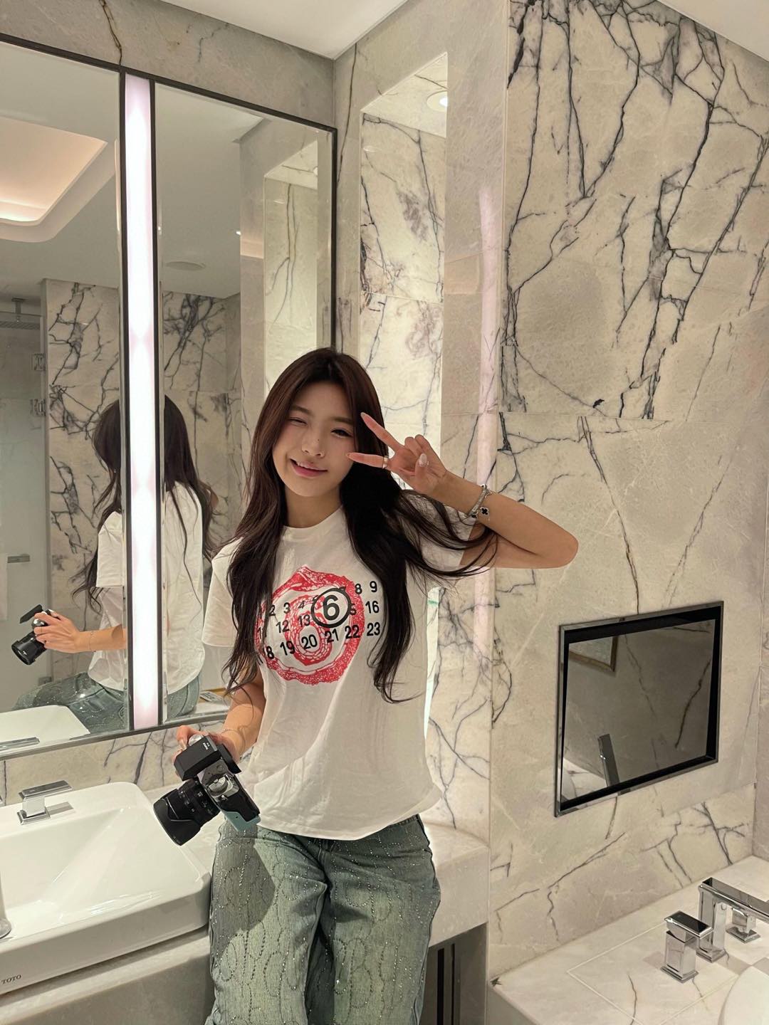 LuxluxHouse Best Quality Clothes T-shirt Chanel & Maison Margiela