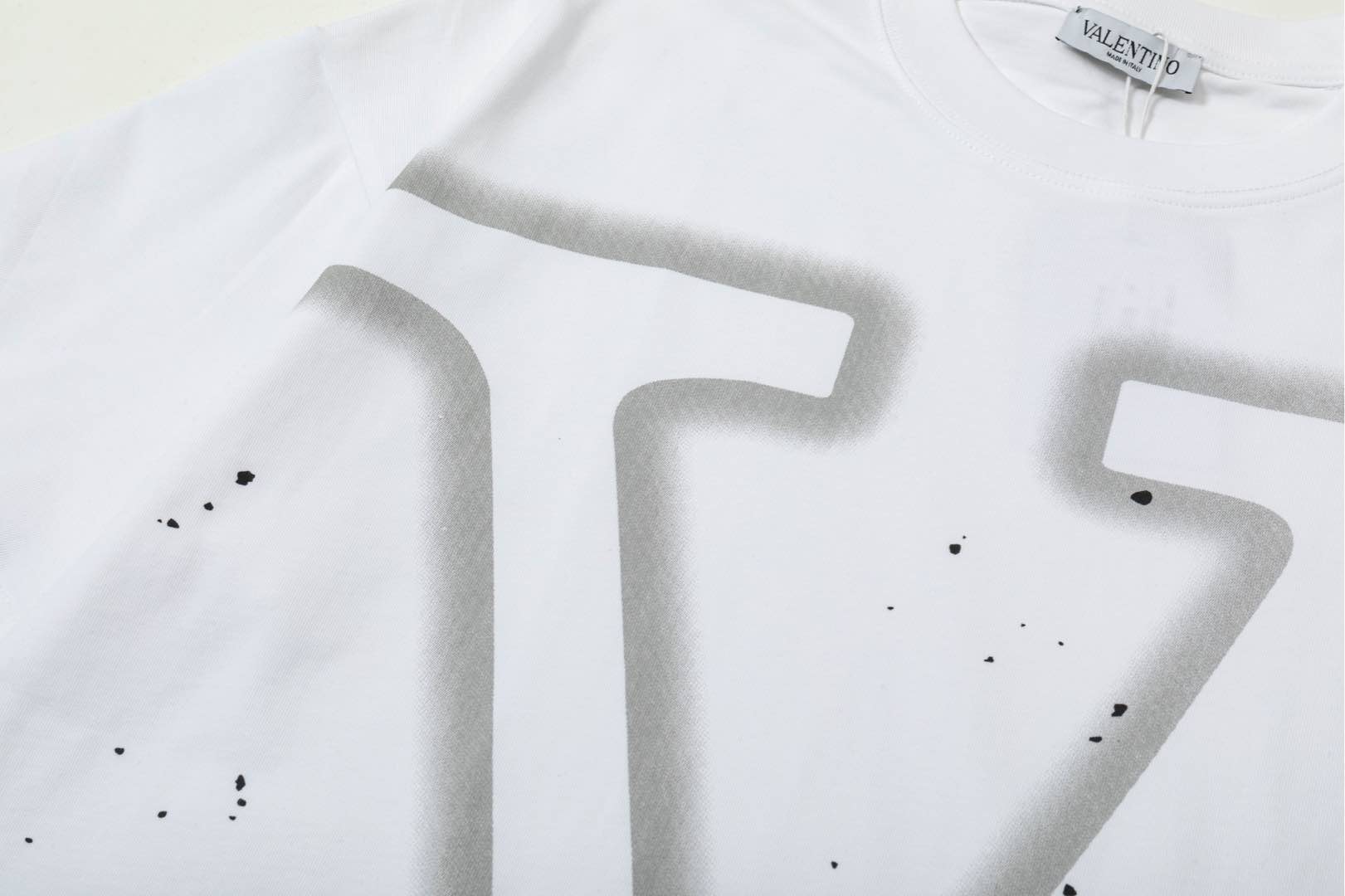 LuxluxHouse Best Quality Clothes Valentino T-shirt