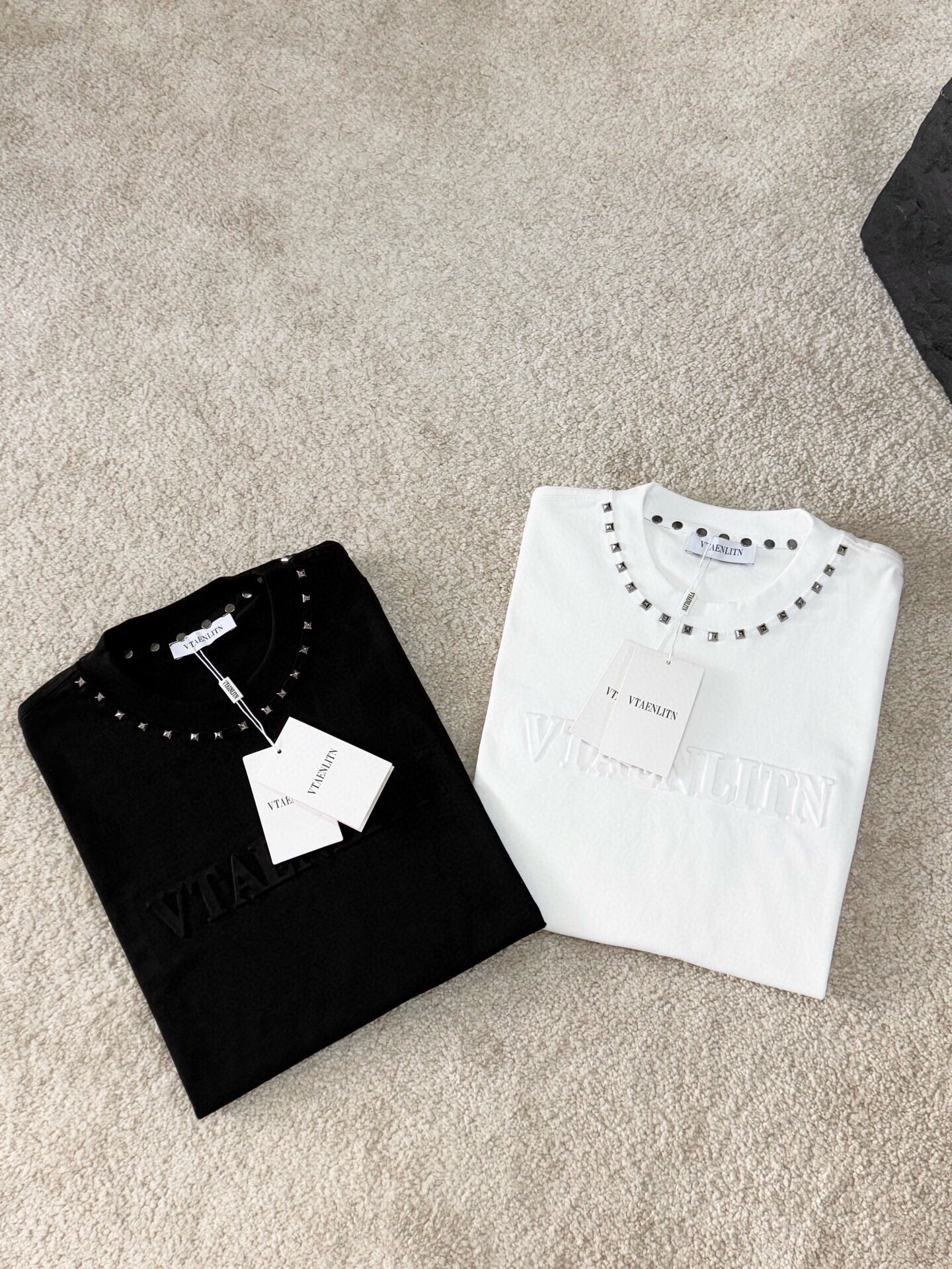 LuxluxHouse Best Quality Clothes T-shirt Valentino
