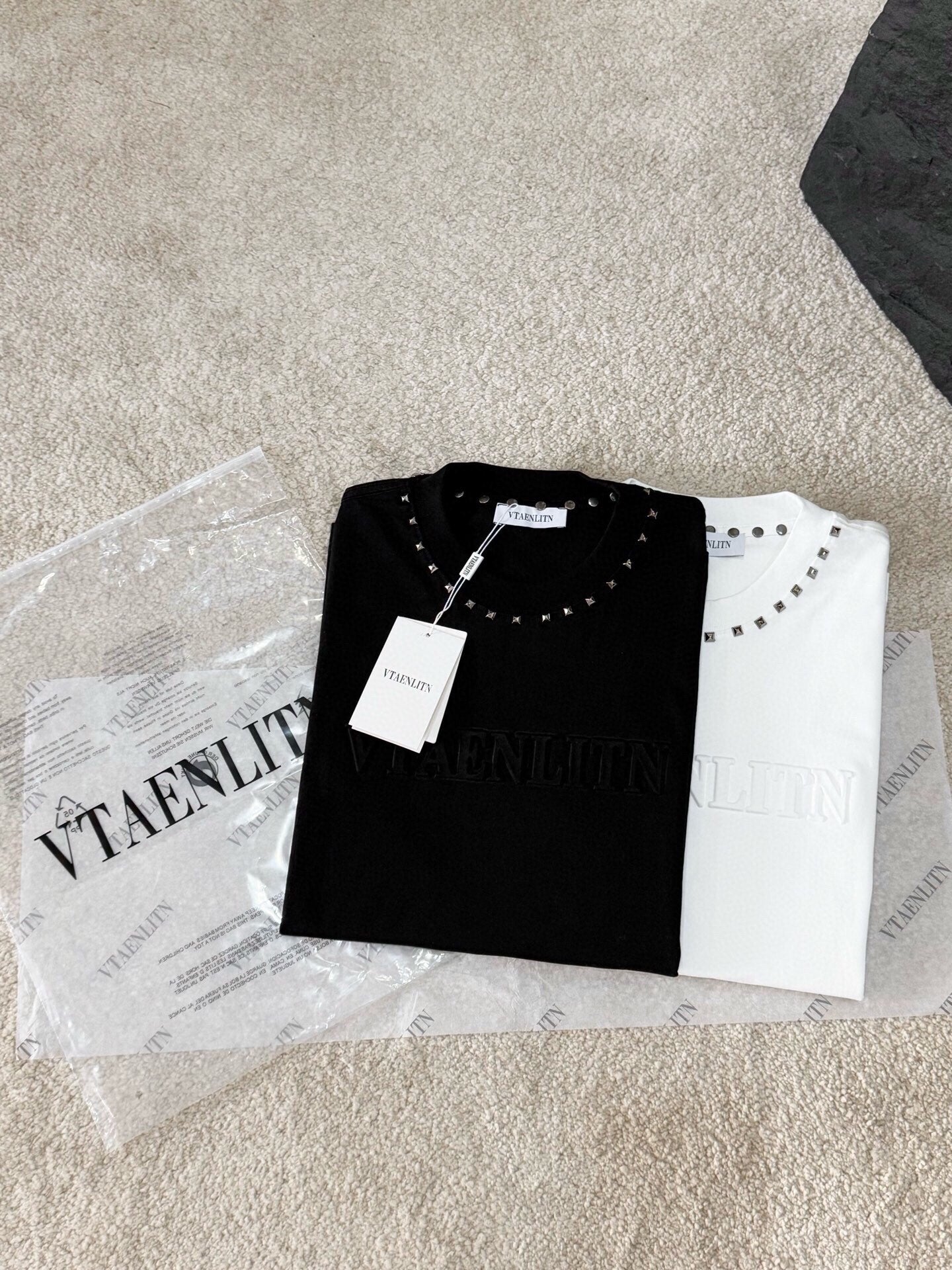 LuxluxHouse Best Quality Clothes T-shirt Valentino