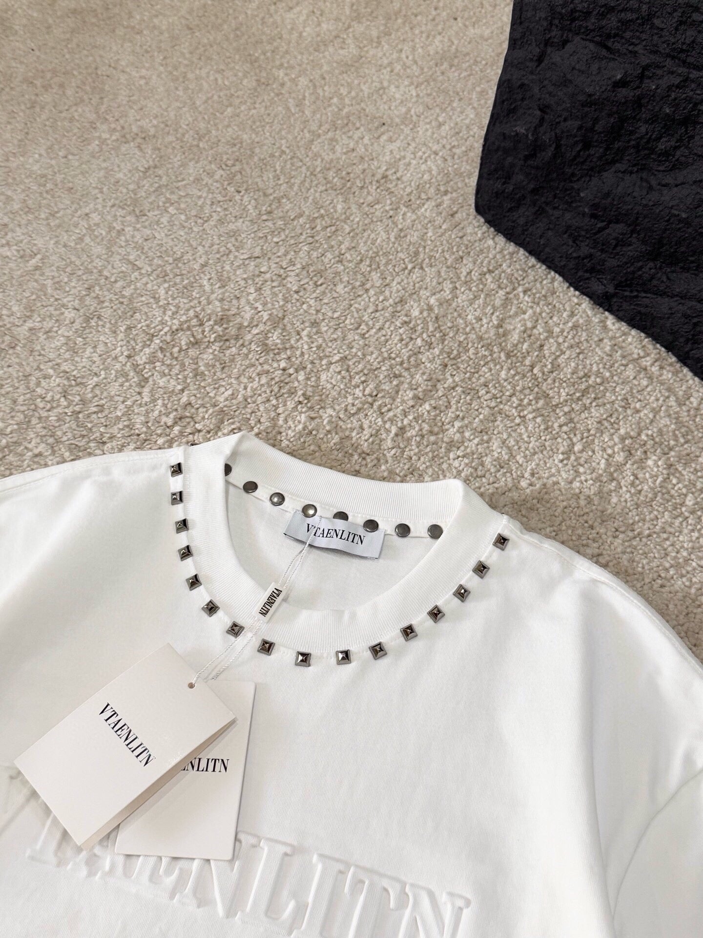 LuxluxHouse Best Quality Clothes T-shirt Valentino