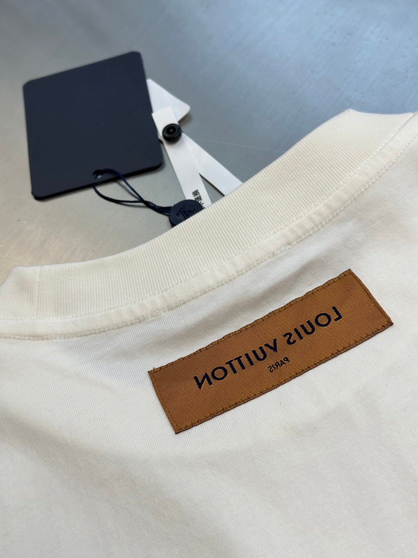 LuxluxHouse Best Quality Clothes T-shirt Louis Vuitton