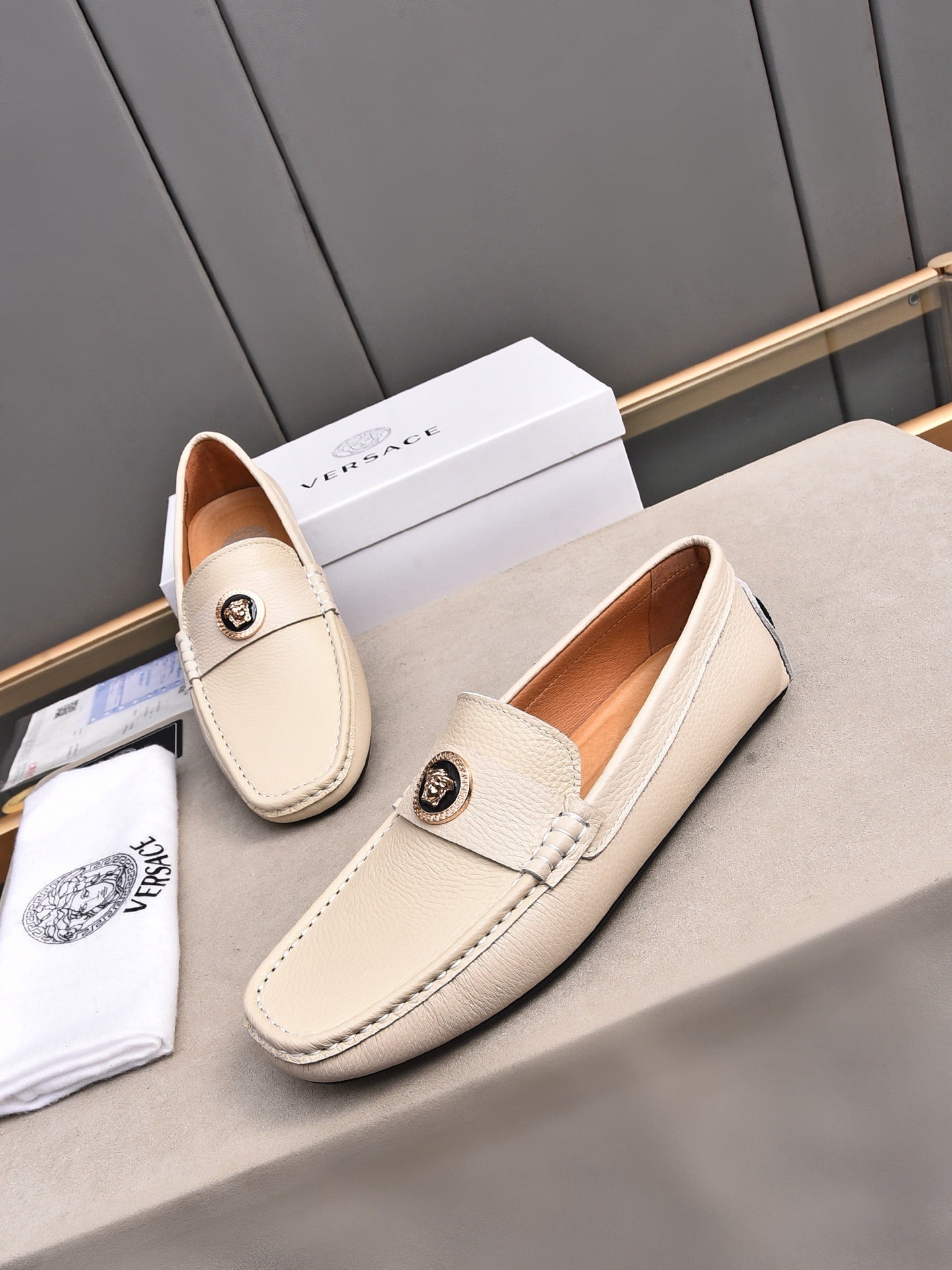 LuxluxHouse Best Quality Shoes Versace