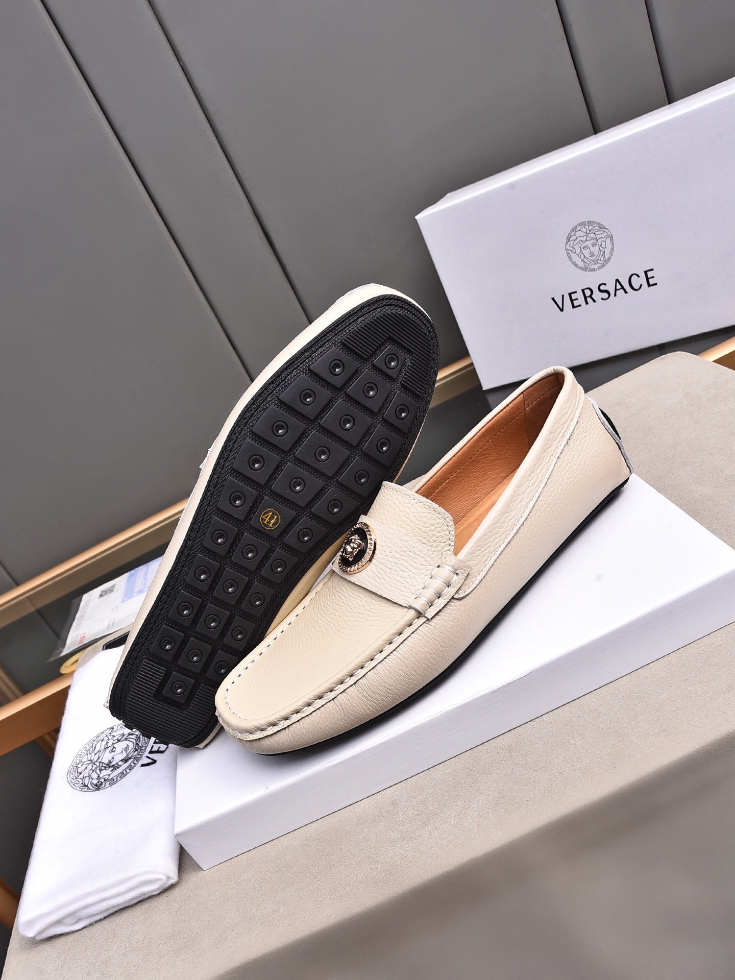 LuxluxHouse Best Quality Shoes Versace