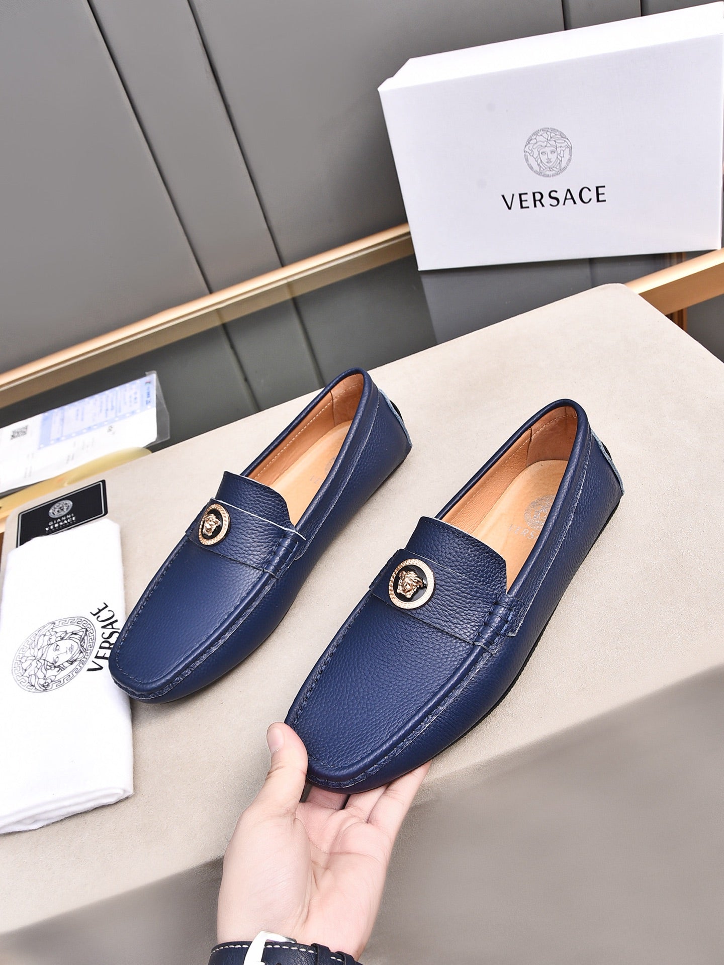 LuxluxHouse Best Quality Shoes Versace