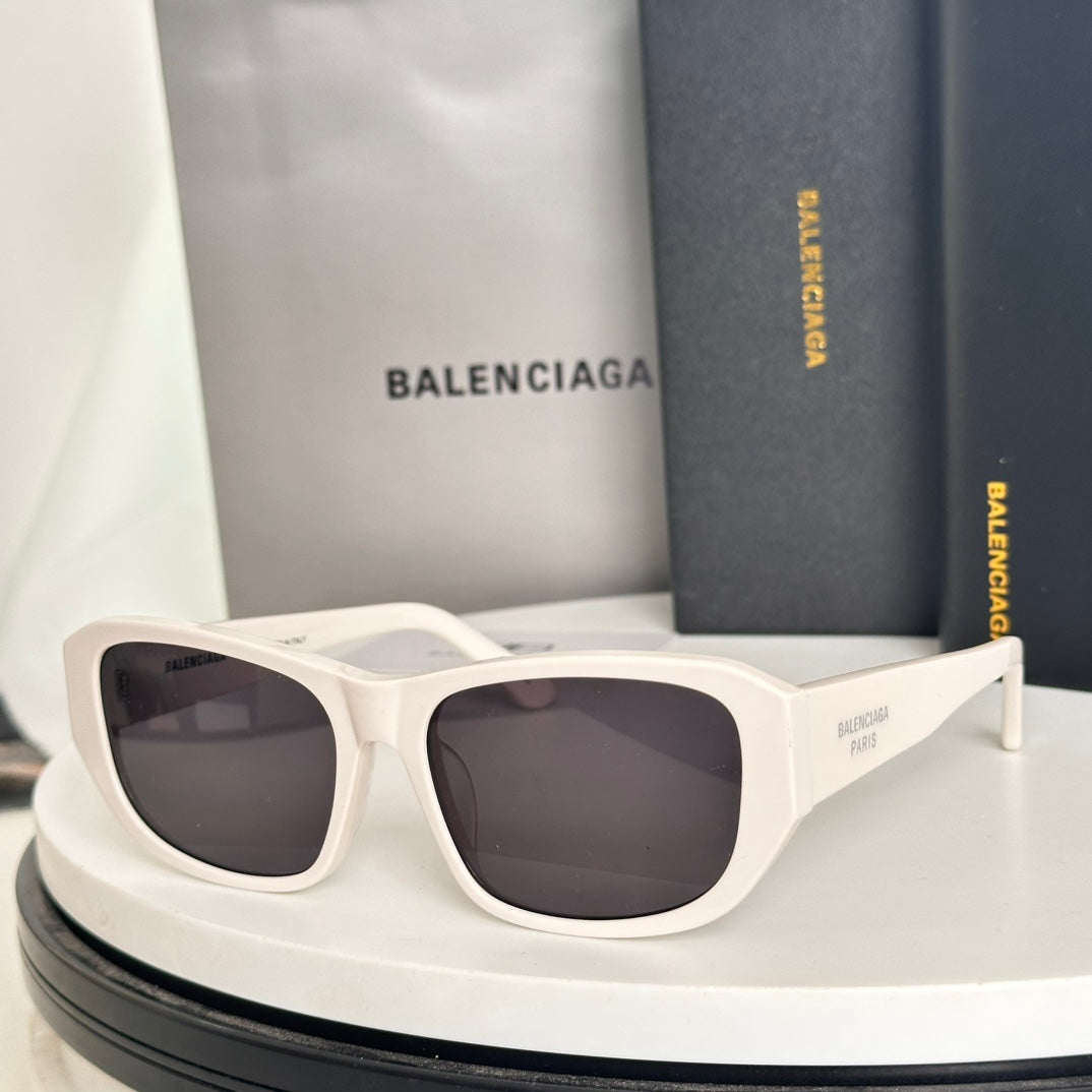 LuxluxHouse Best Quality Balenciaga Glasses