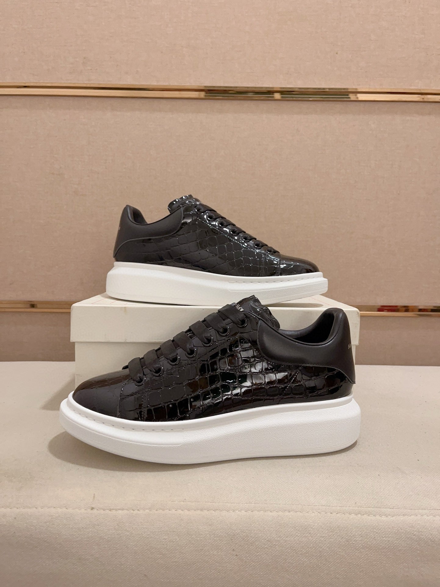 LuxluxHouse Best Quality Shoes Alexander McQueen