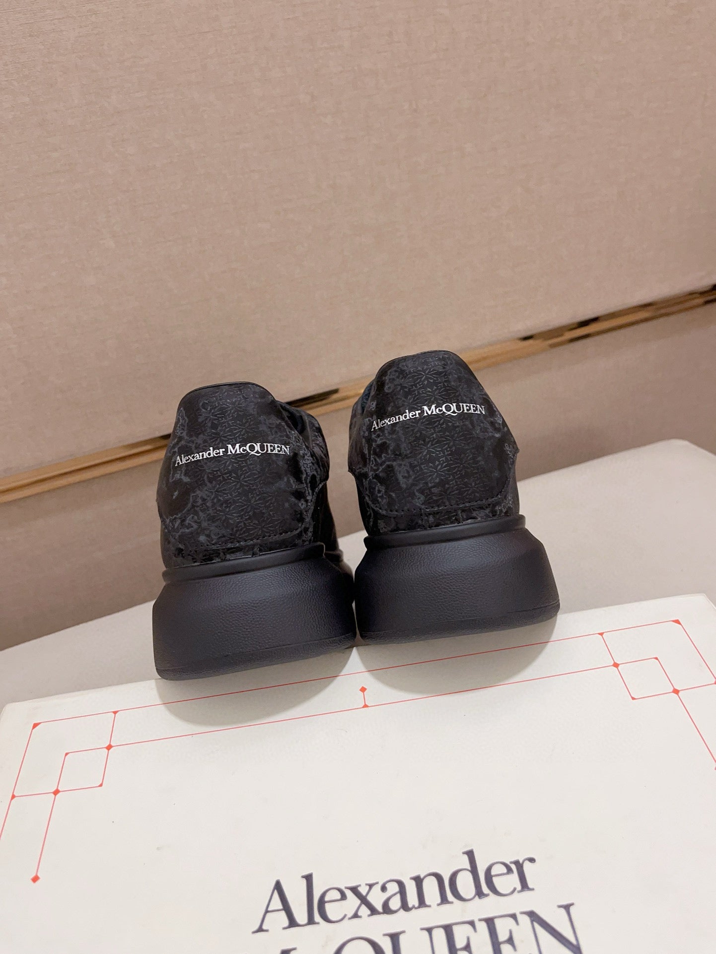 LuxluxHouse Best Quality Shoes Alexander McQueen