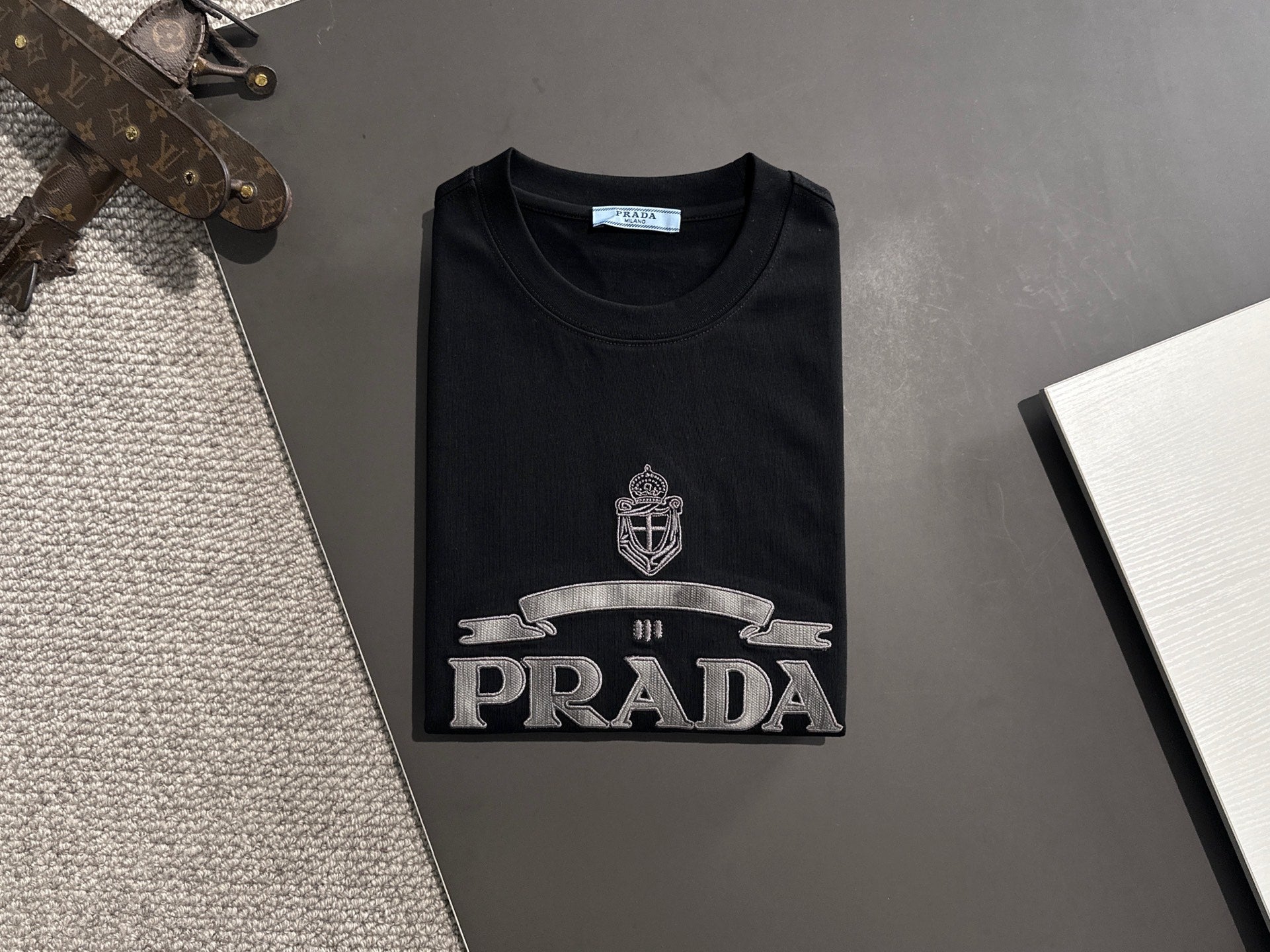 LuxluxHouse Best Quality Clothes T-shirt Prada