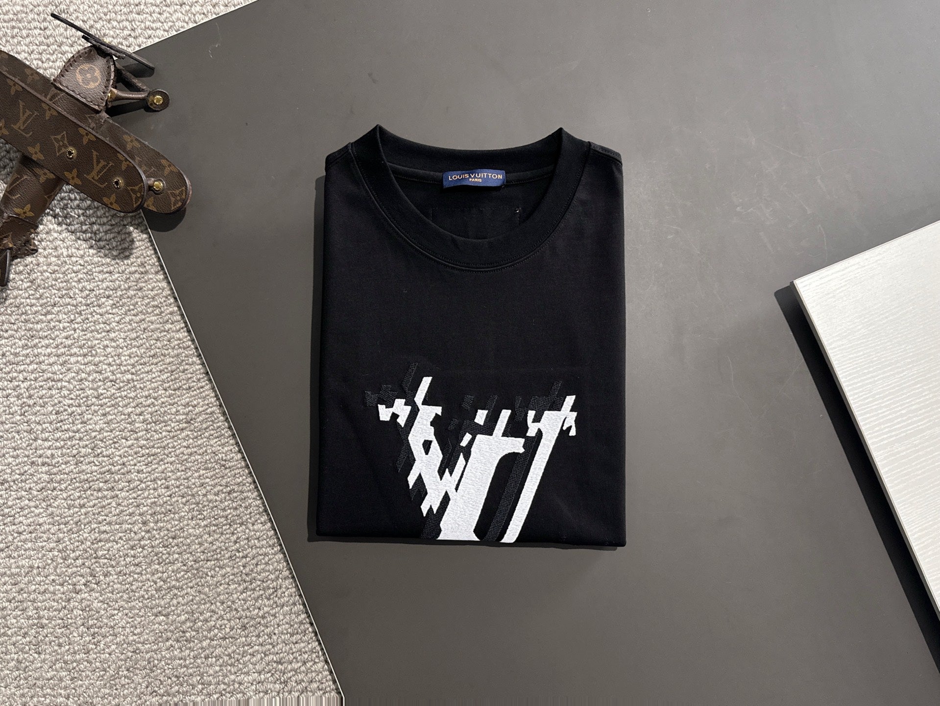 LuxluxHouse Best Quality Clothes T-shirt Louis Vuitton