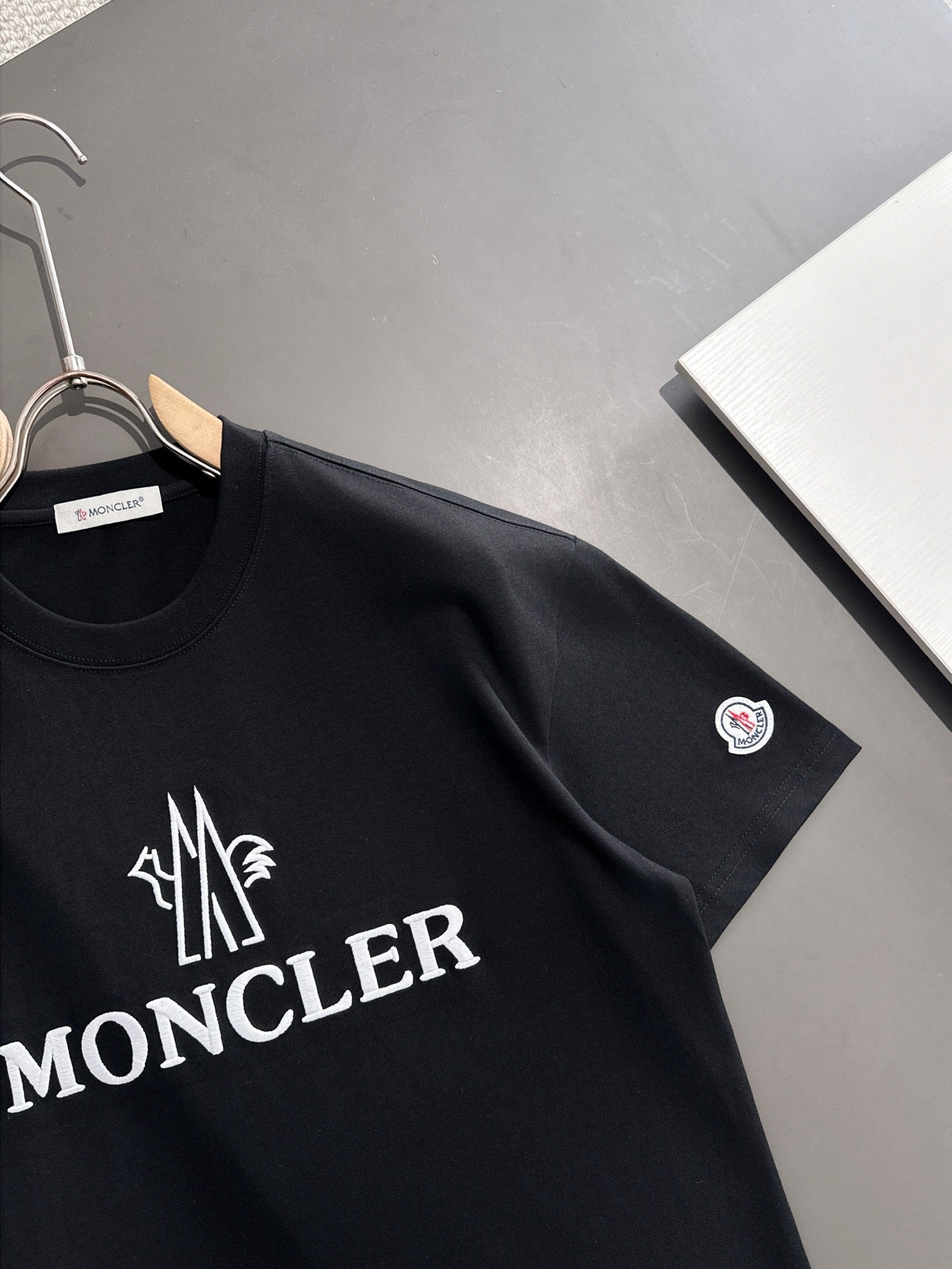 LuxluxHouse Best Quality Clothes T-shirt Moncler
