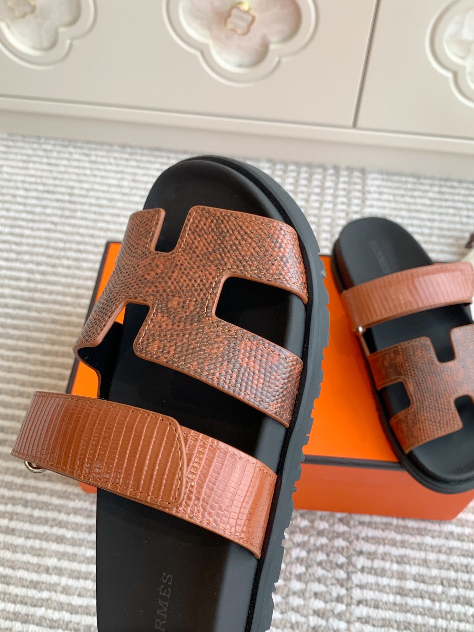 LuxluxHouse Best Quality Women Shoes Hermes