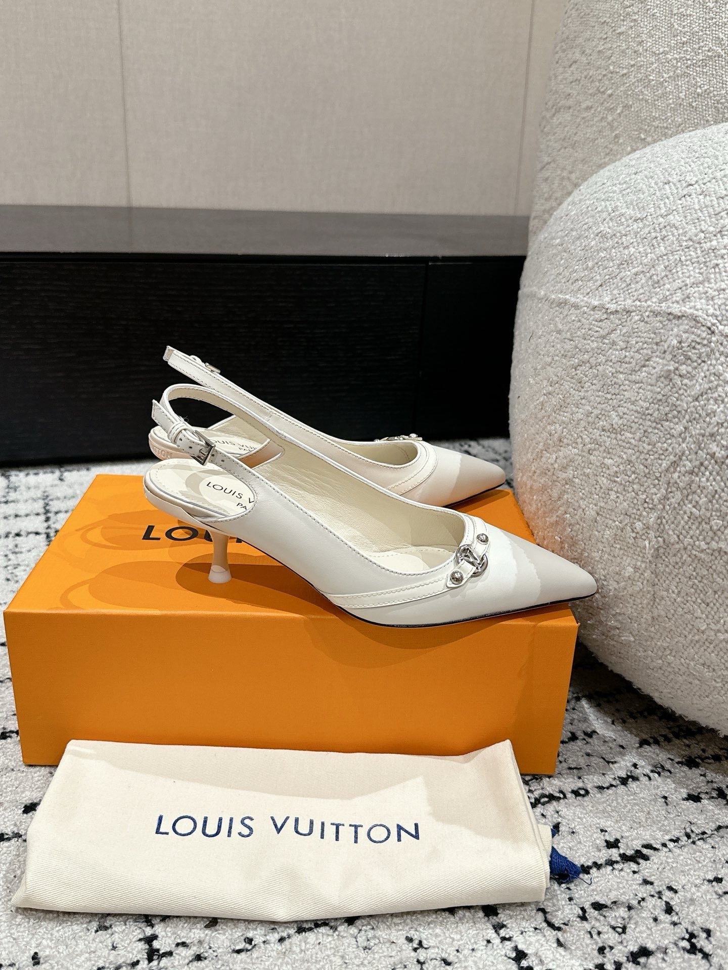 LuxluxHouse Best Quality Women Shoes Louis Vuitton