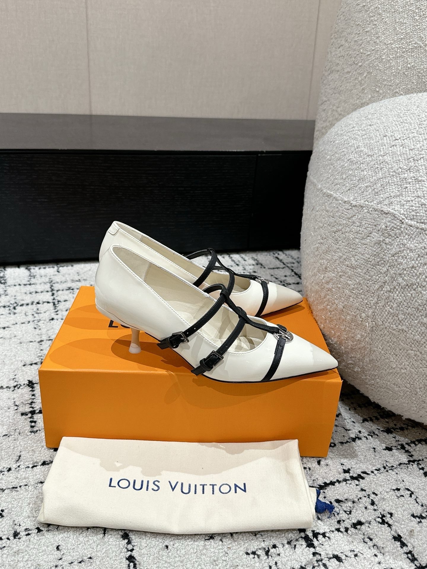 LuxluxHouse Best Quality Women Shoes Louis Vuitton