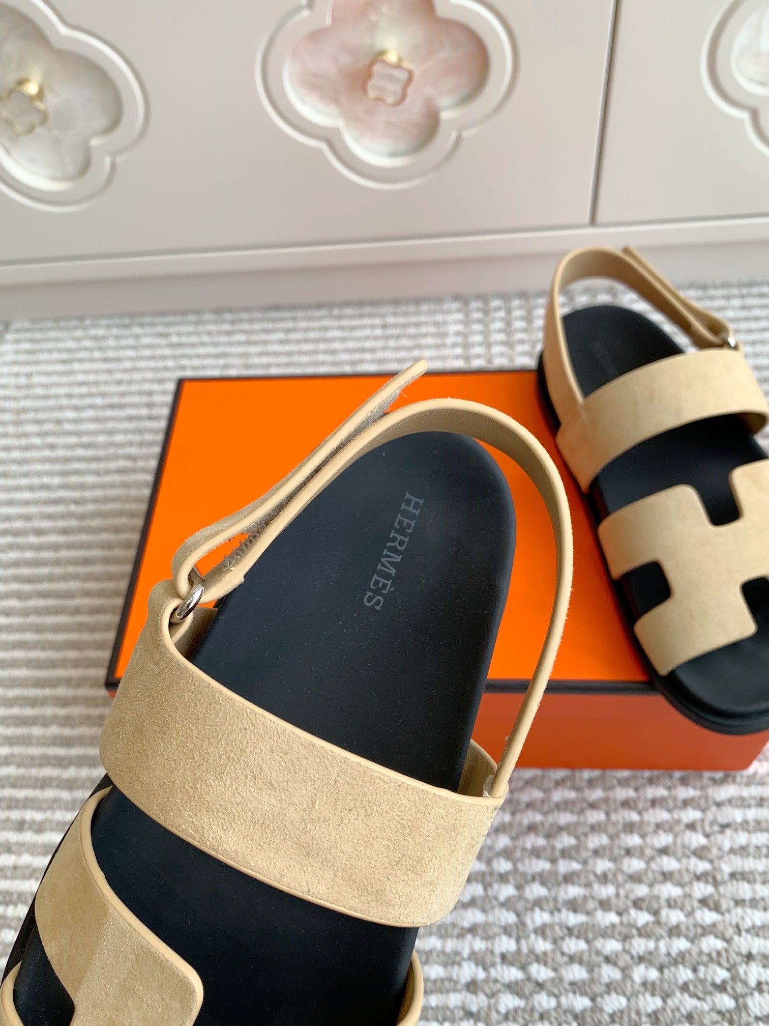 LuxluxHouse Best Quality Women Shoes Hermes