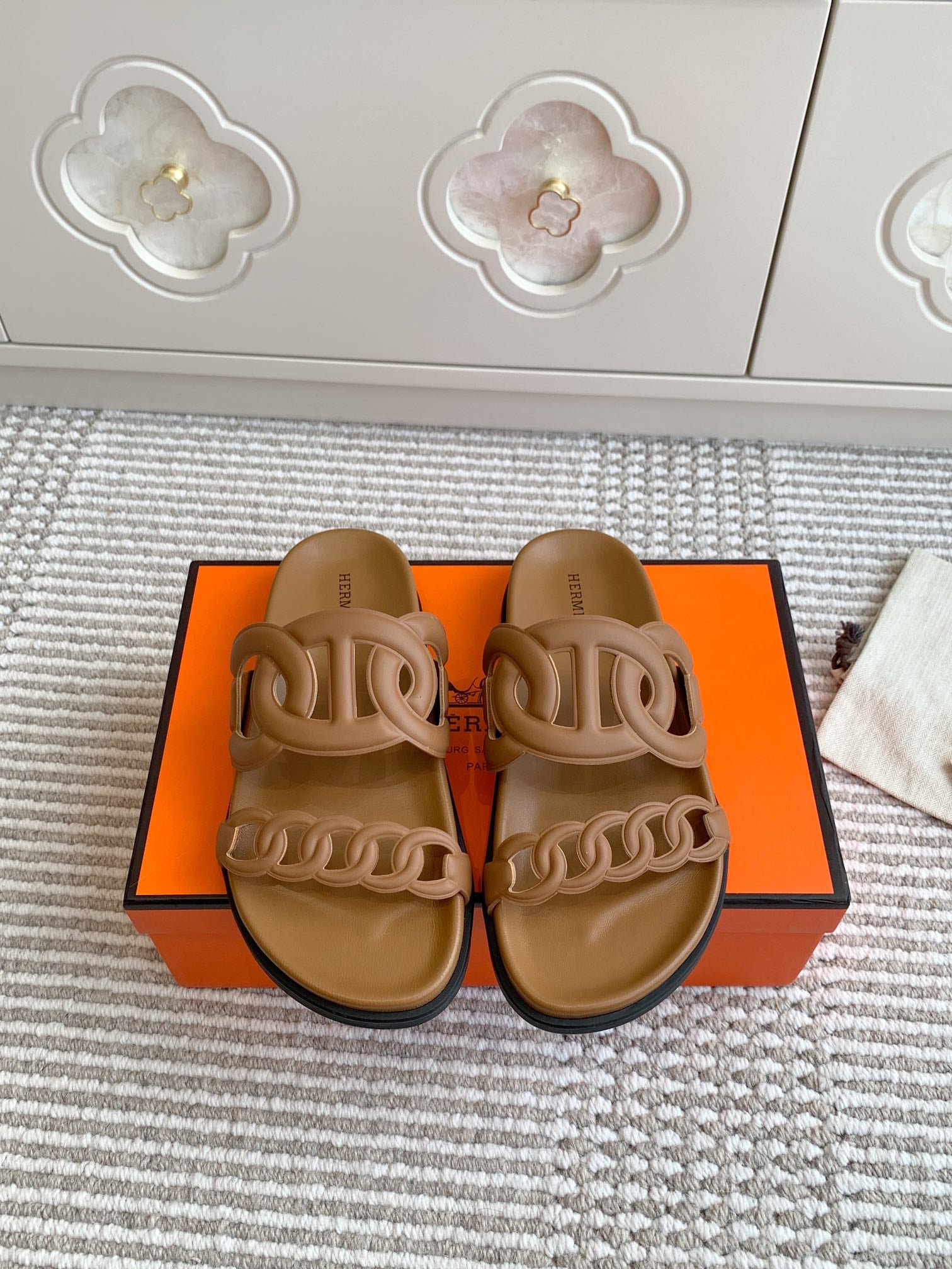 LuxluxHouse Best Quality Women Shoes Hermes