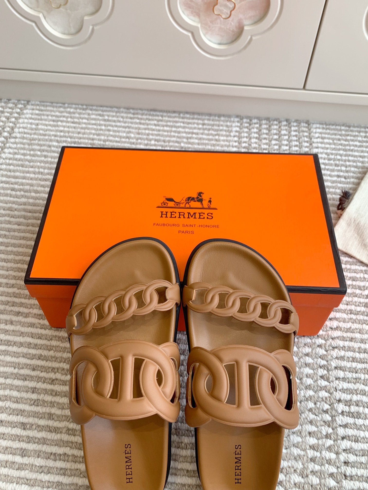LuxluxHouse Best Quality Women Shoes Hermes