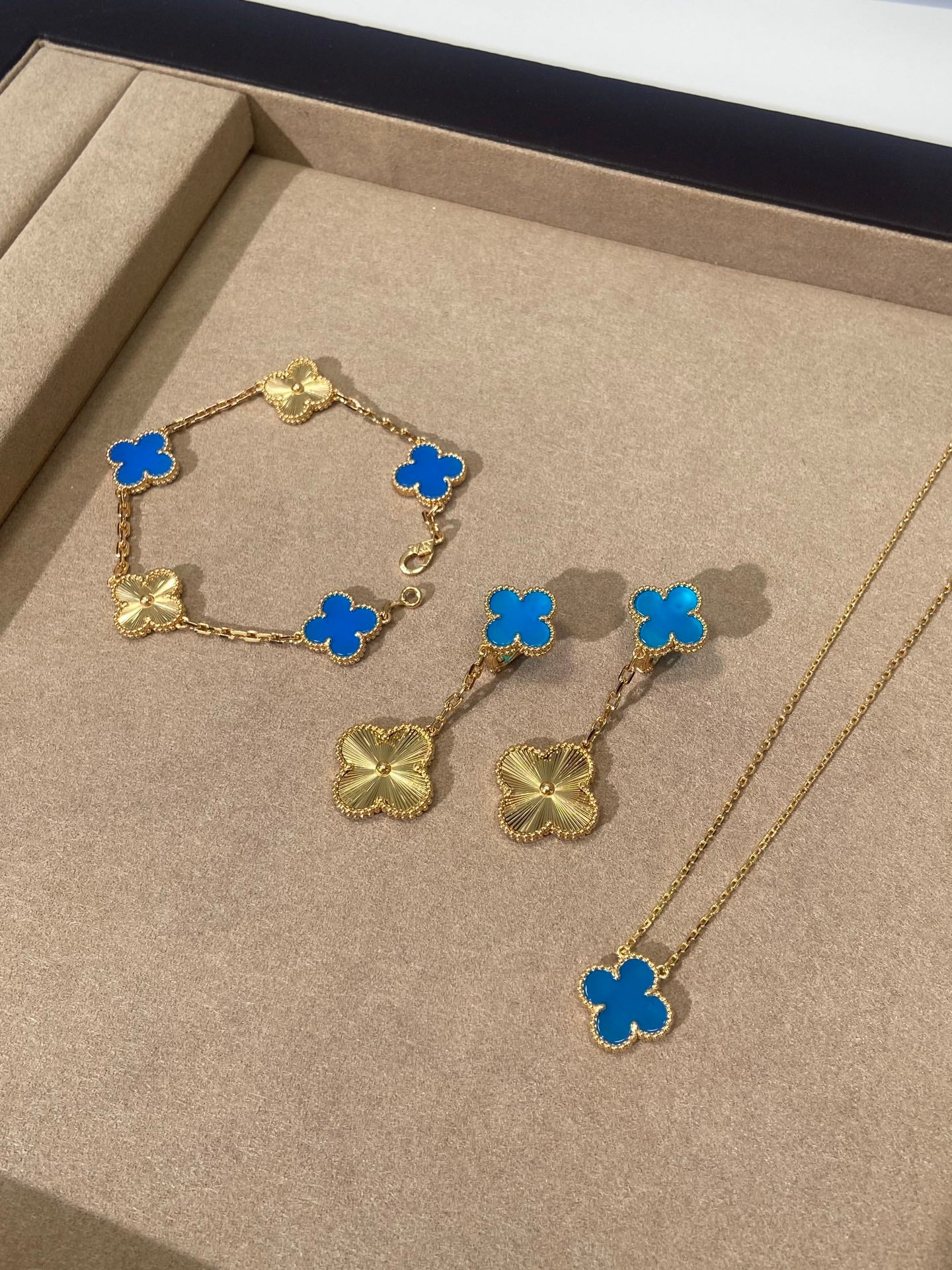 LuxluxHouse Best Quality Accessories Van Cleef & Arpels