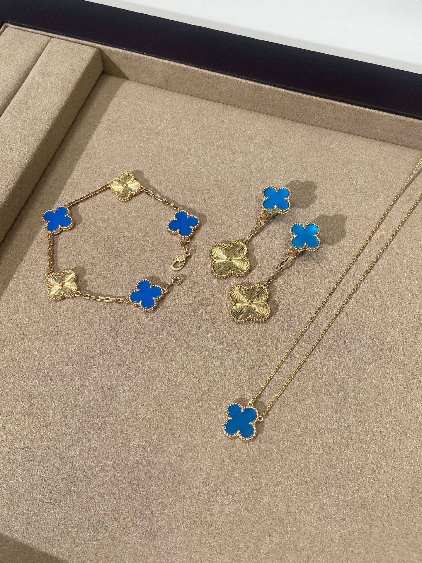 LuxluxHouse Best Quality Accessories Van Cleef & Arpels