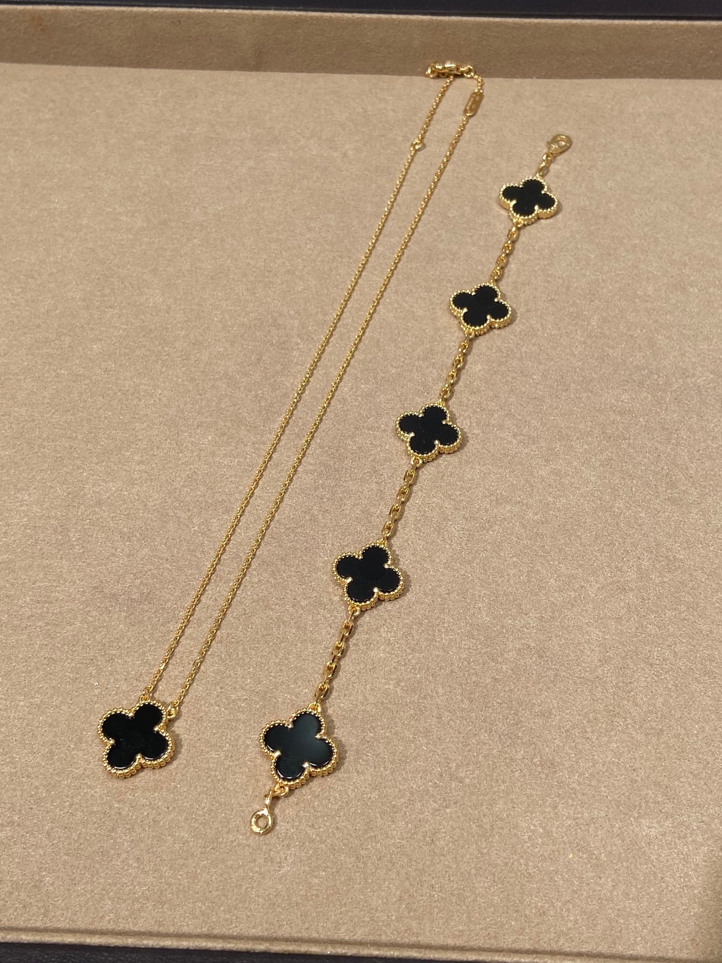 LuxluxHouse Best Quality Accessories Van Cleef & Arpels