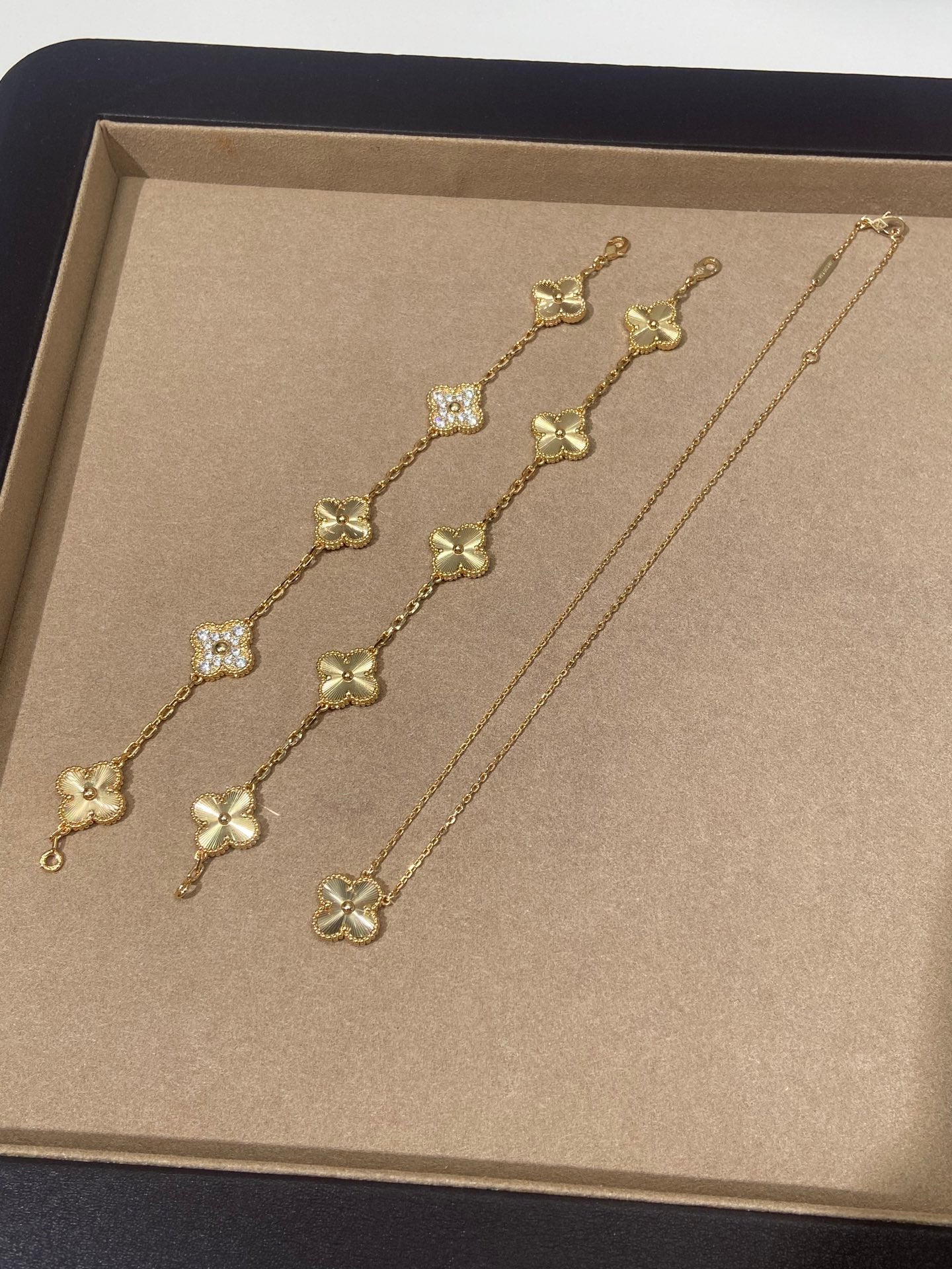 LuxluxHouse Best Quality Accessories Van Cleef & Arpels