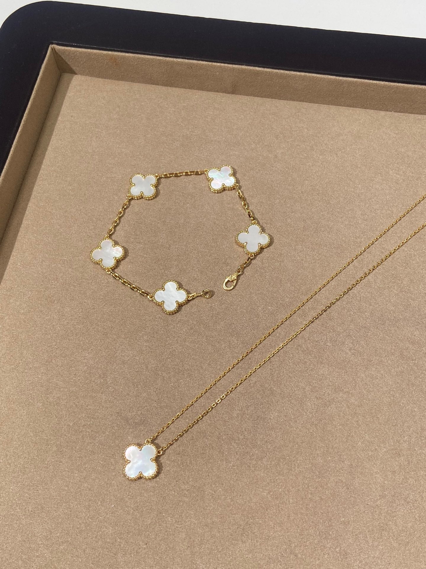 LuxluxHouse Best Quality Accessories Van Cleef & Arpels