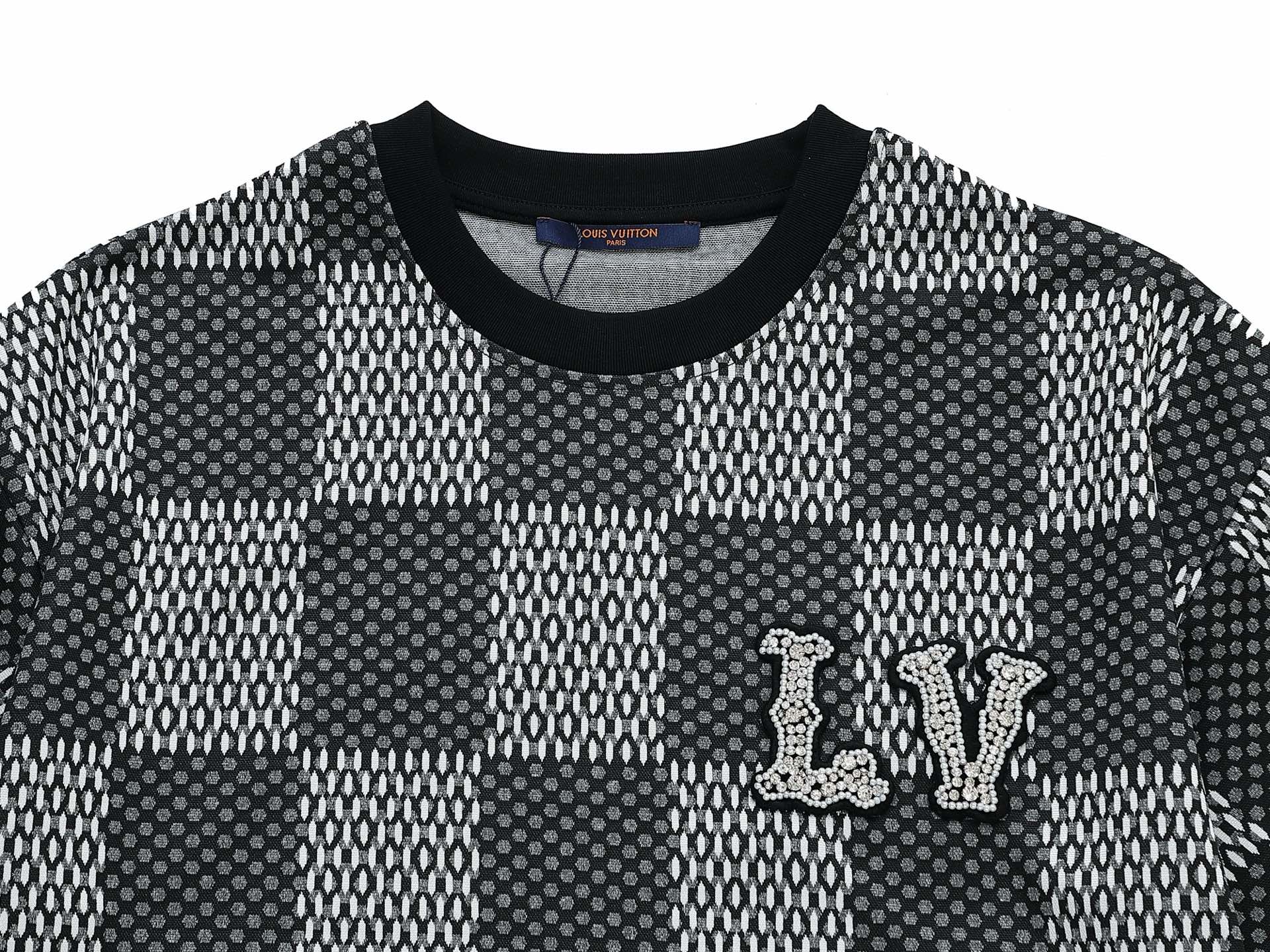 LuxluxHouse Best Quality Clothes T-shirt Louis Vuitton