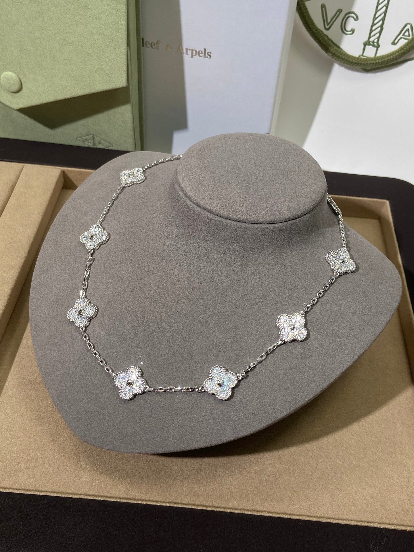 LuxluxHouse Best Quality Accessories Van Cleef & Arpels