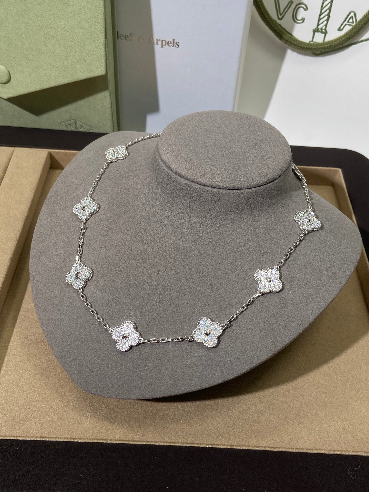 LuxluxHouse Best Quality Accessories Van Cleef & Arpels