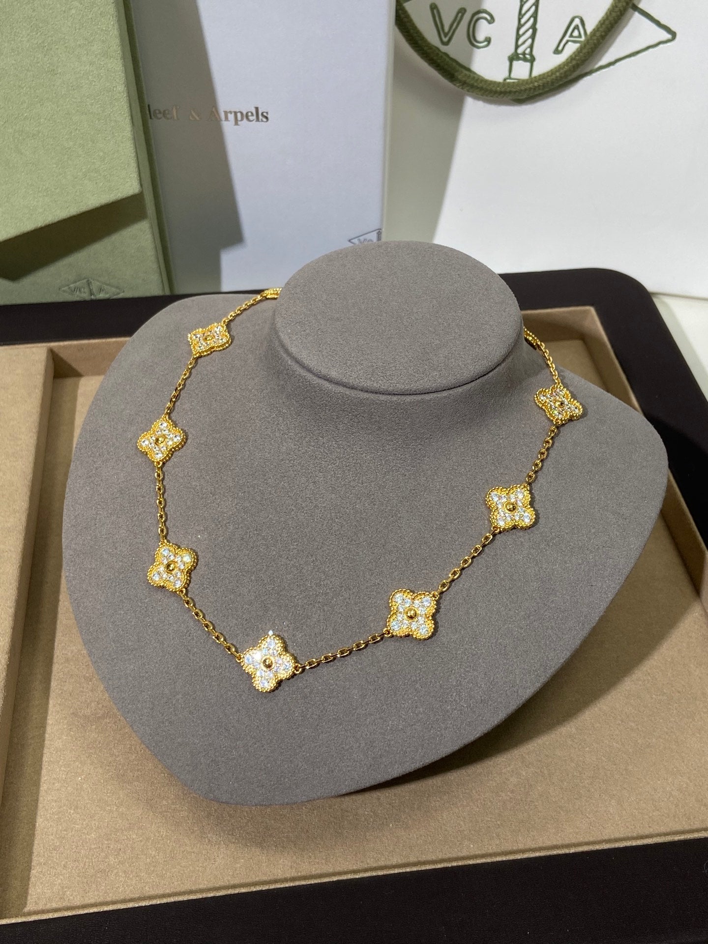 LuxluxHouse Best Quality Accessories Van Cleef & Arpels