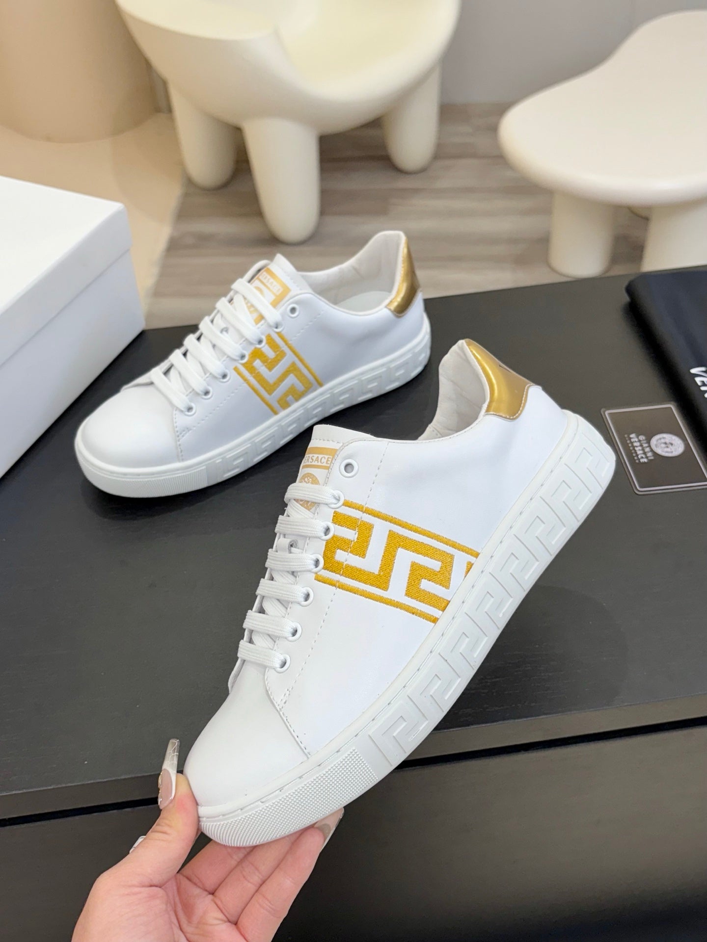 LuxluxHouse Best Quality Shoes Versace