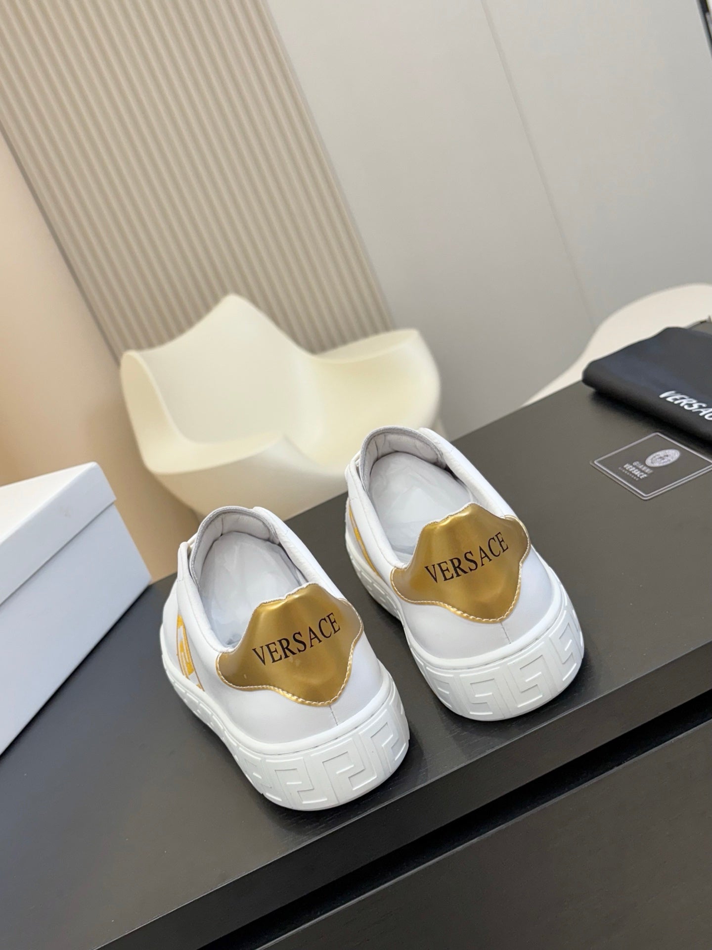 LuxluxHouse Best Quality Shoes Versace