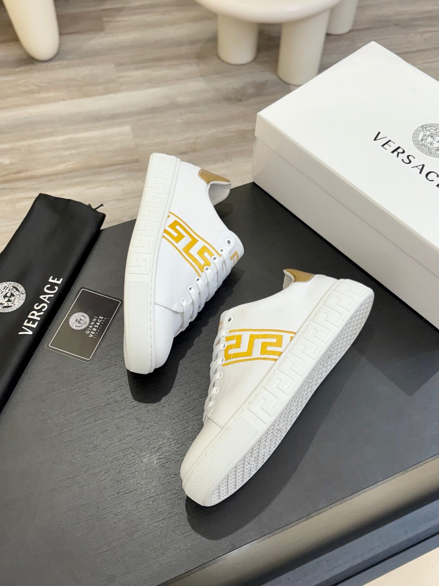 LuxluxHouse Best Quality Shoes Versace