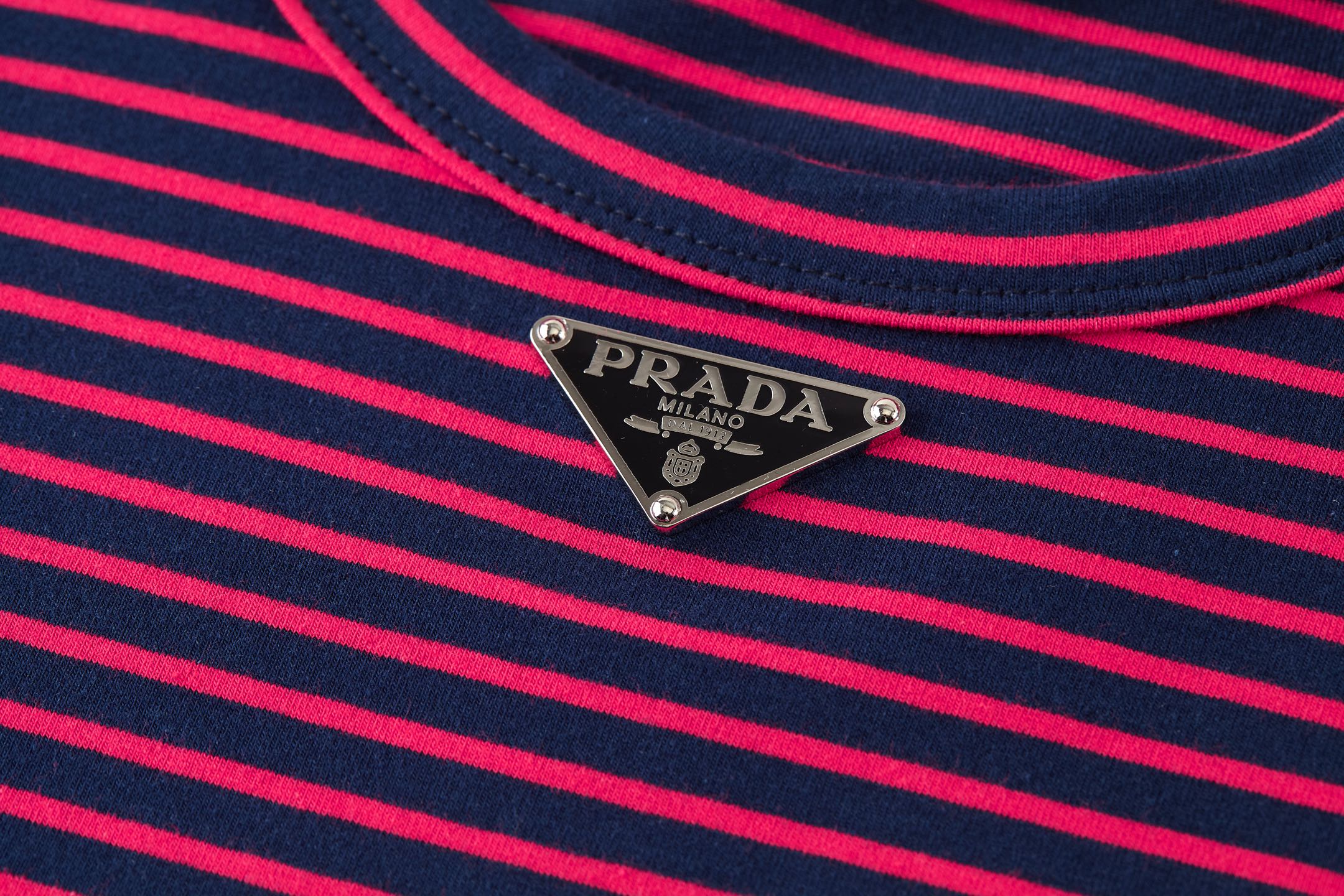 LuxluxHouse Best Quality Clothes T-shirt Prada