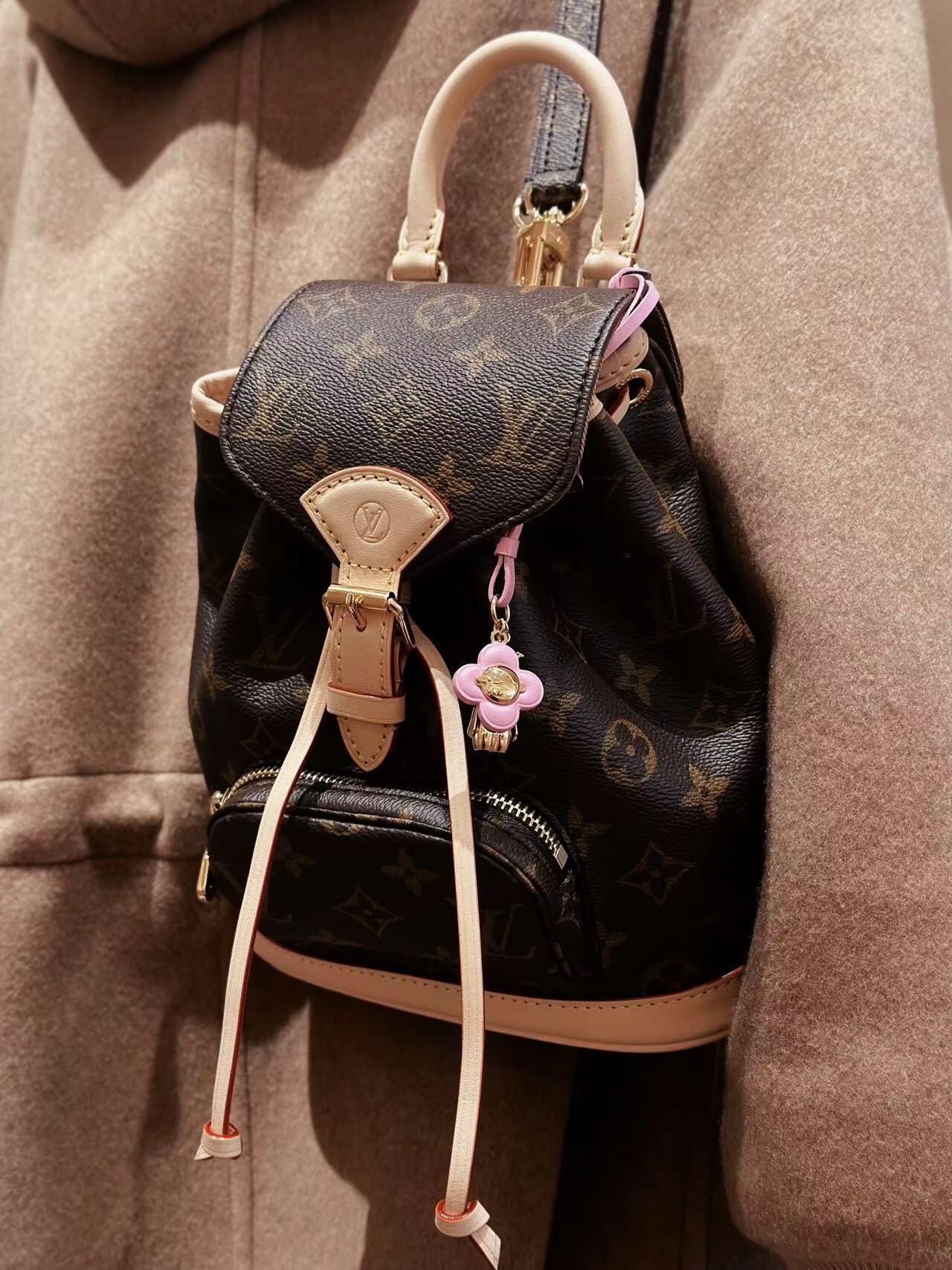 LuxluxHouse Best Quality Accessories Keychain Louis Vuitton Keychain