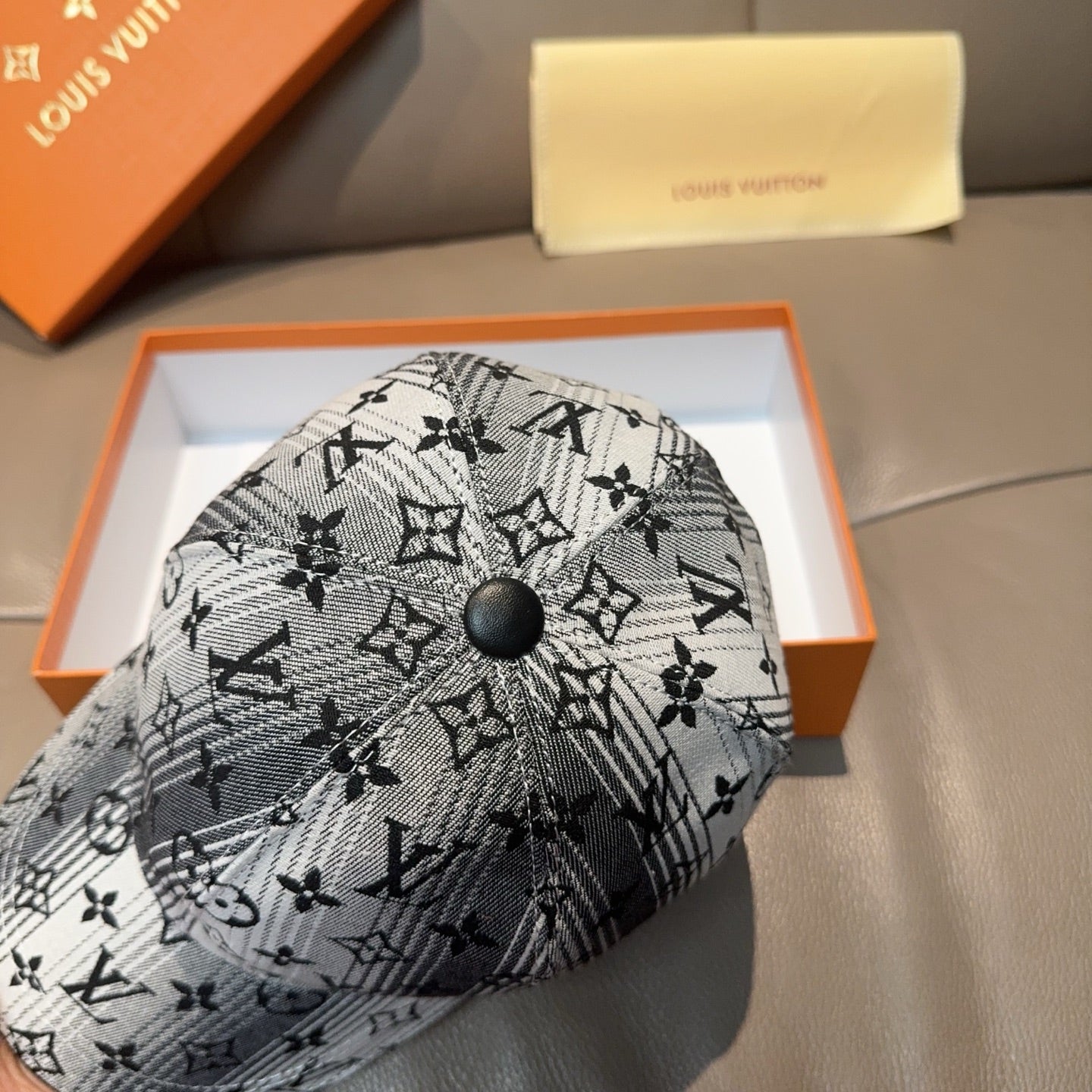 LuxluxHouse Best Quality Caps Louis Vuitton
