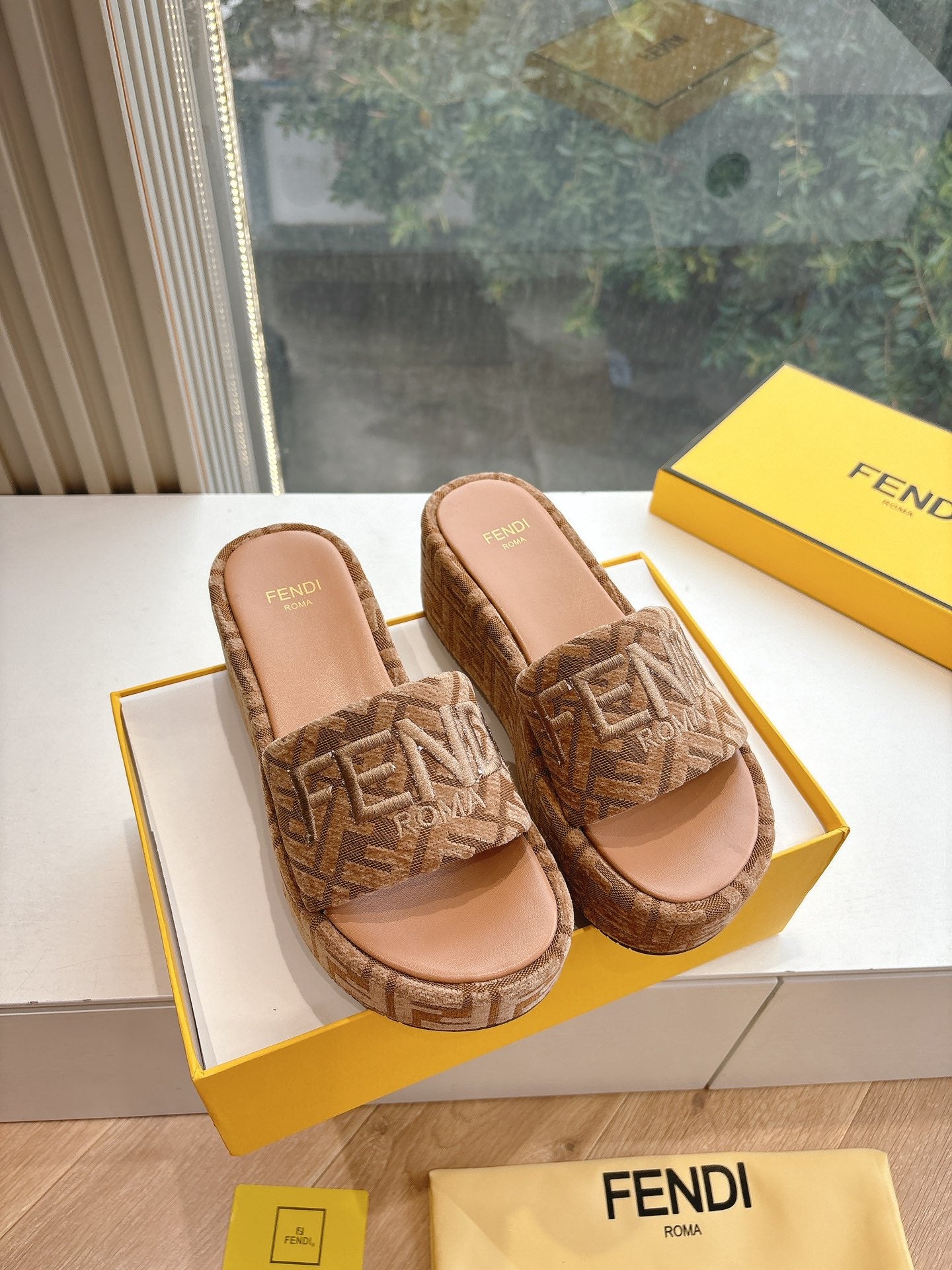 LuxluxHouse Best Quality Fendi Women Shoes