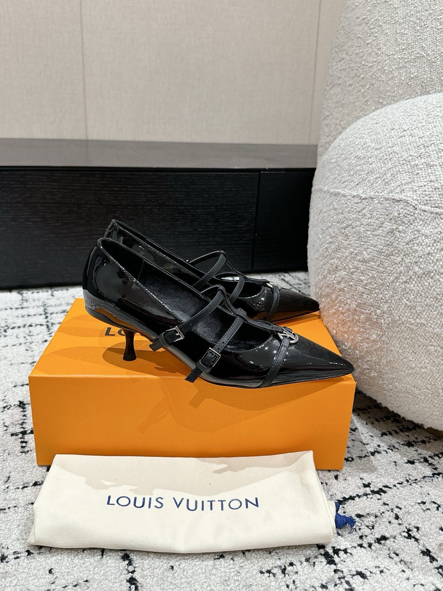 LuxluxHouse Best Quality Women Shoes Louis Vuitton