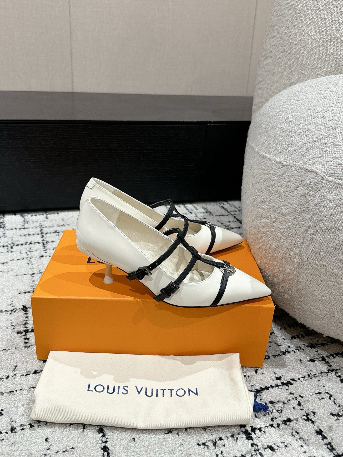 LuxluxHouse Best Quality Women Shoes Louis Vuitton