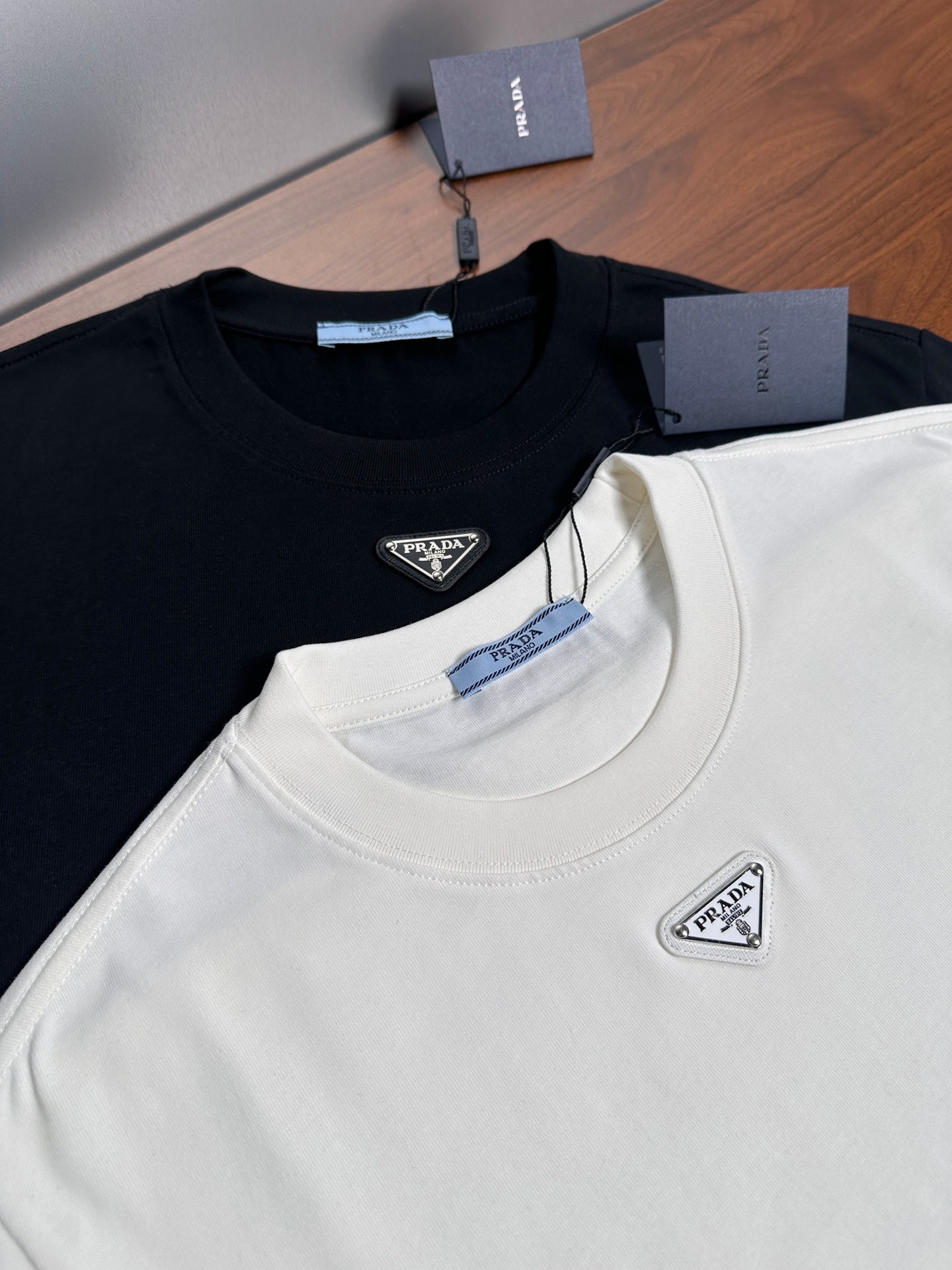 LuxluxHouse Best Quality Clothes T-shirt Prada