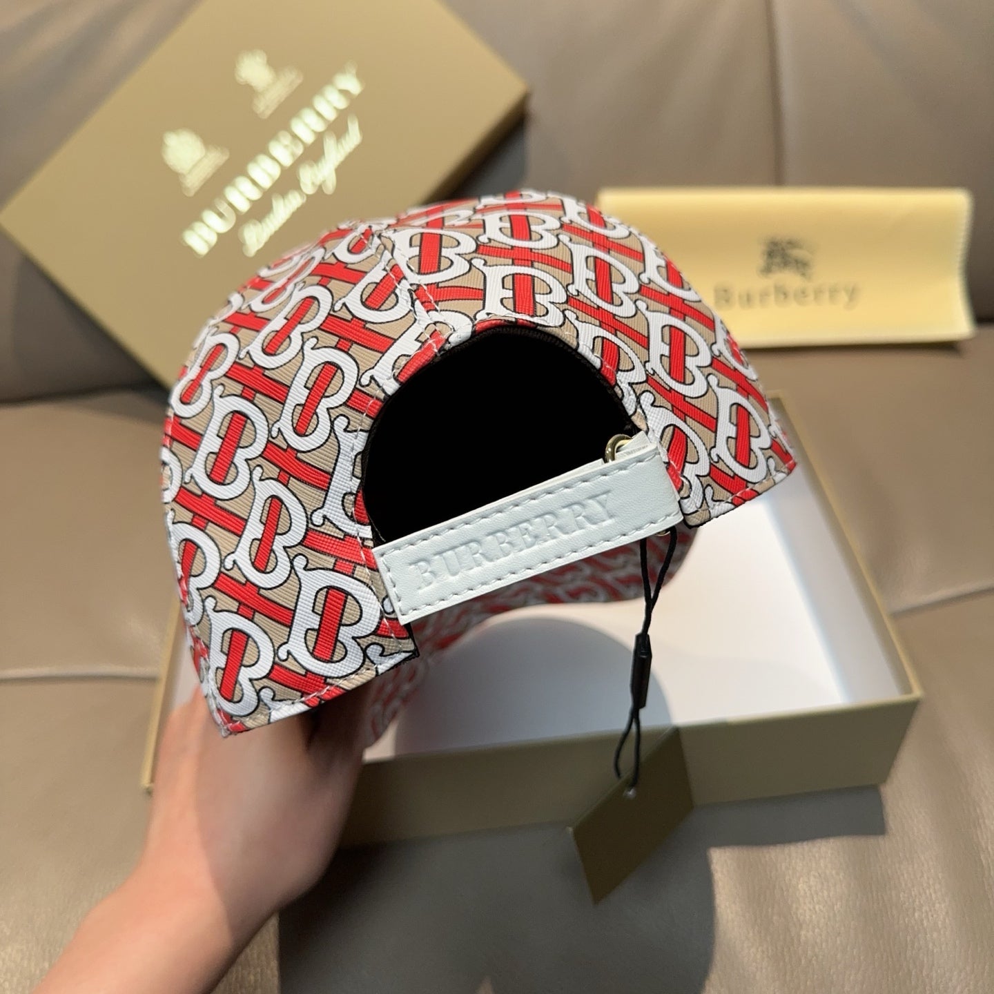LuxluxHouse Best Quality Burberry Caps