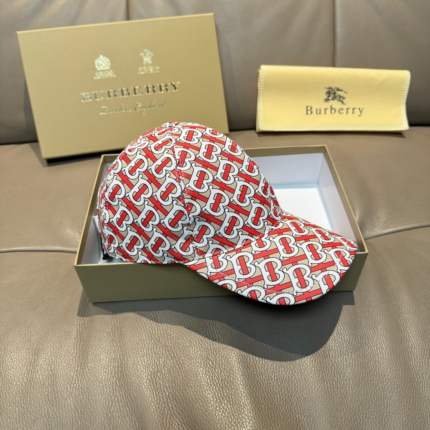 LuxluxHouse Best Quality Burberry Caps