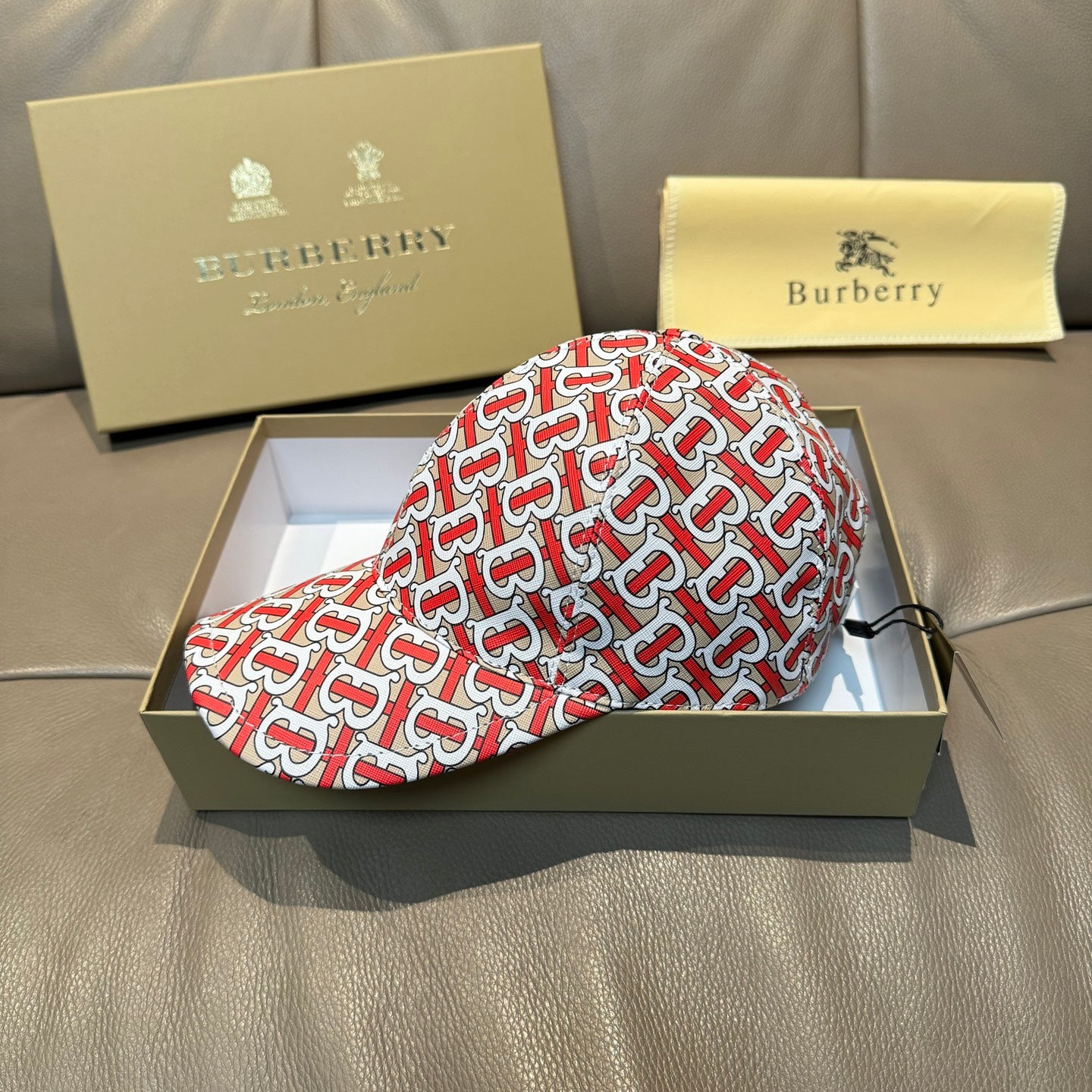 LuxluxHouse Best Quality Burberry Caps