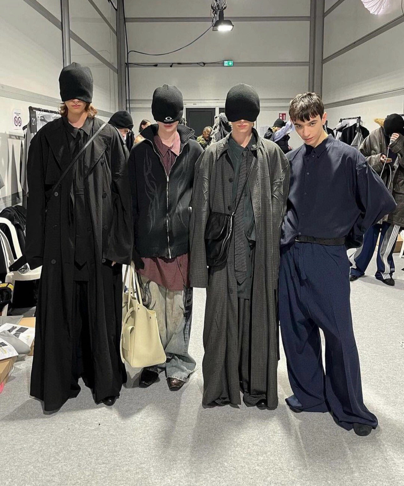 LuxluxHouse Best Quality Clothes Balenciaga Hoodie & Sweater
