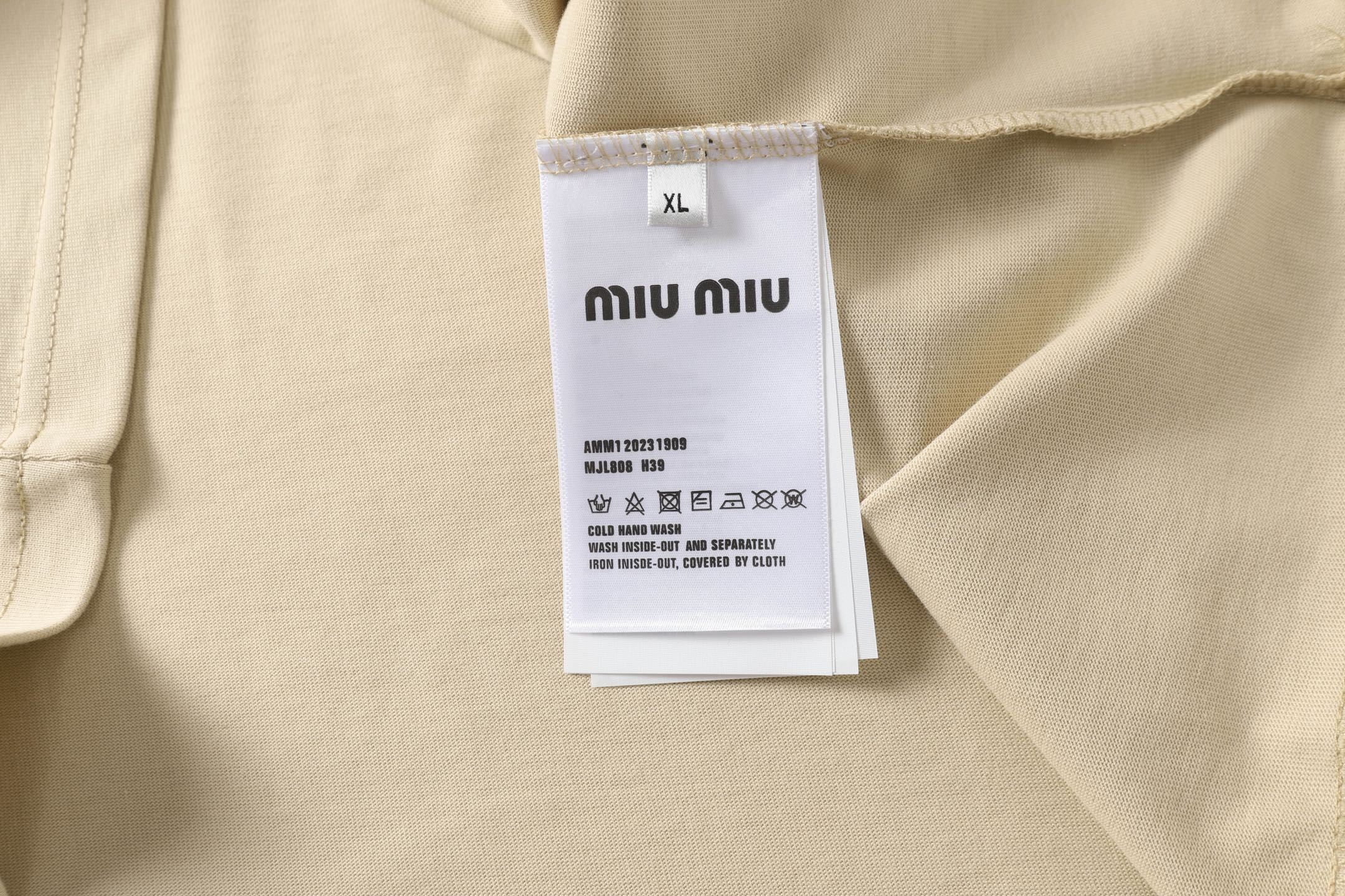 LuxluxHouse Best Quality Clothes Miu Miu T-shirt
