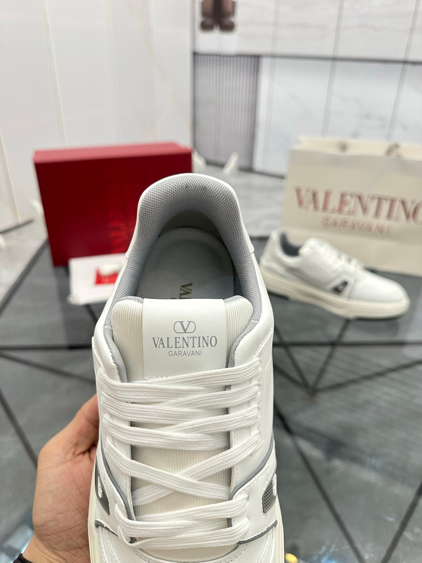 LuxluxHouse Best Quality Shoes Valentino
