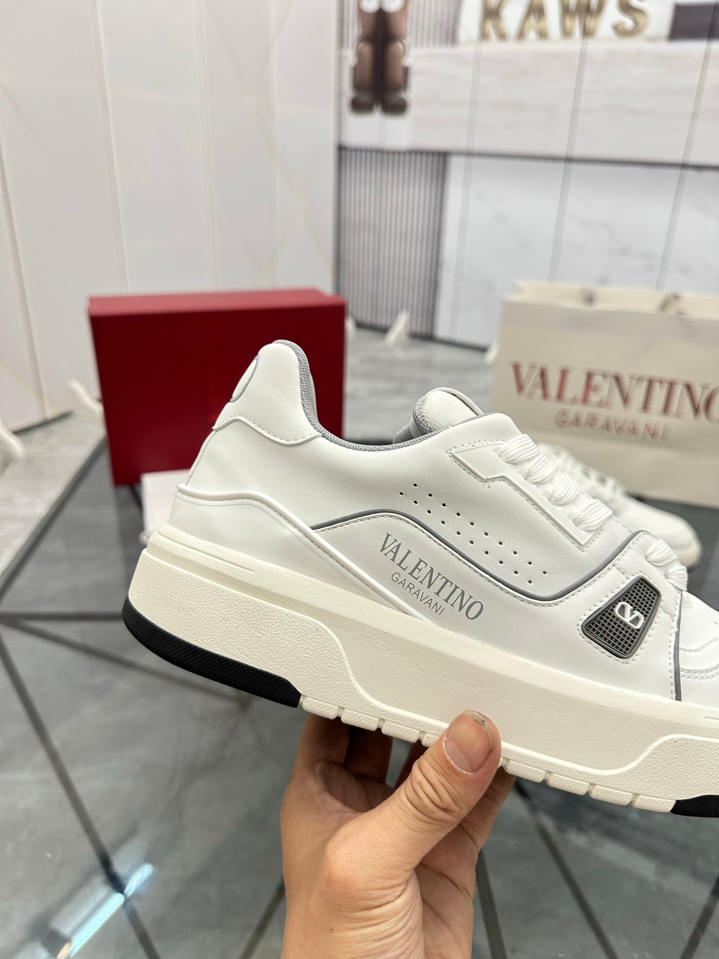 LuxluxHouse Best Quality Shoes Valentino