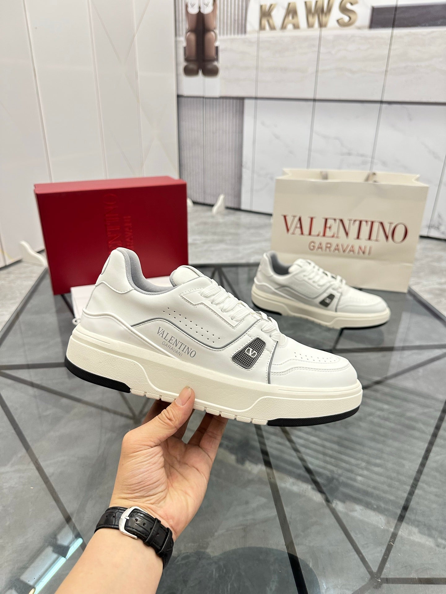 LuxluxHouse Best Quality Shoes Valentino