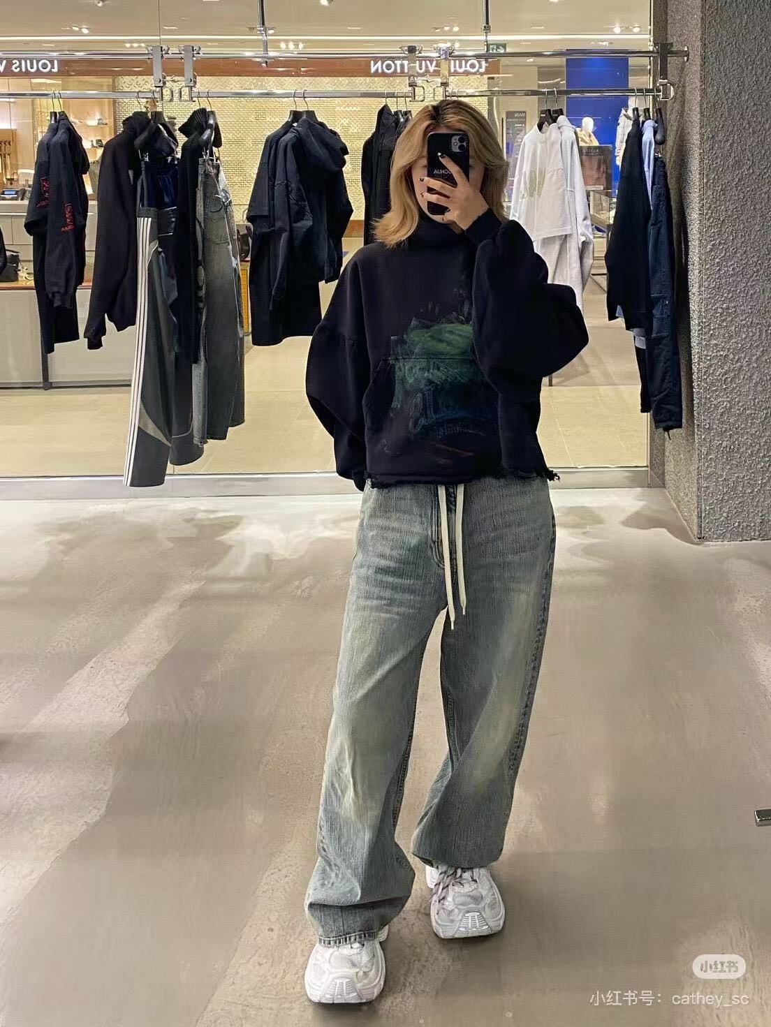 LuxluxHouse Best Quality Clothes Balenciaga Hoodie & Sweater