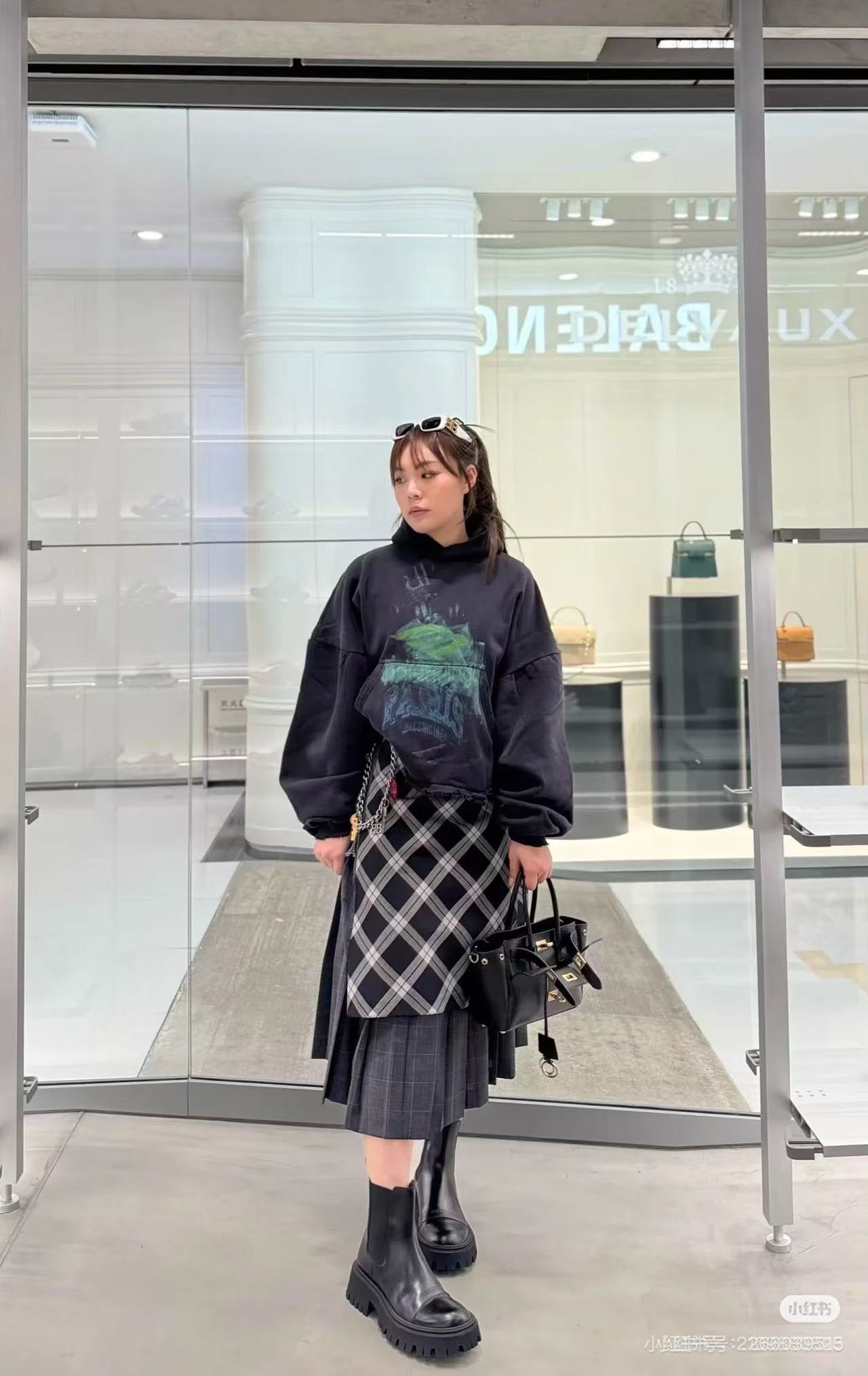 LuxluxHouse Best Quality Clothes Balenciaga Hoodie & Sweater